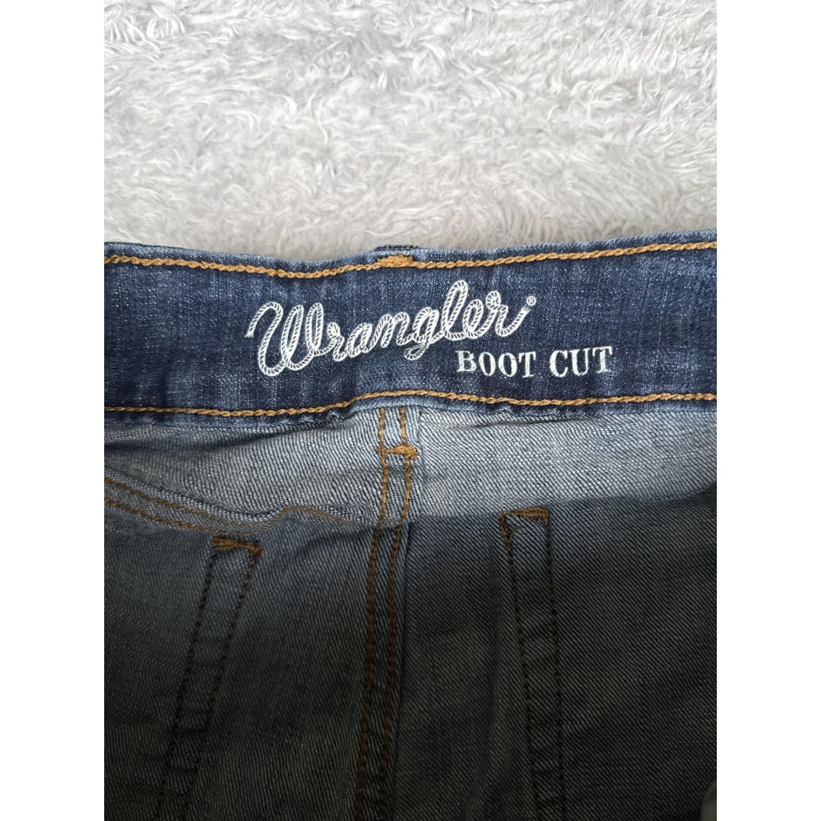 Wrangler Wrangler Jeans Womens Juniors 9 Blue Bootcut Mid Rise Stretch Denim Medium Wash Jeans Womens Juniors 9 Blue Bootcut Medium Wash Wrangler Size 30" / US 8 / IT 44 - 6 Thumbnail