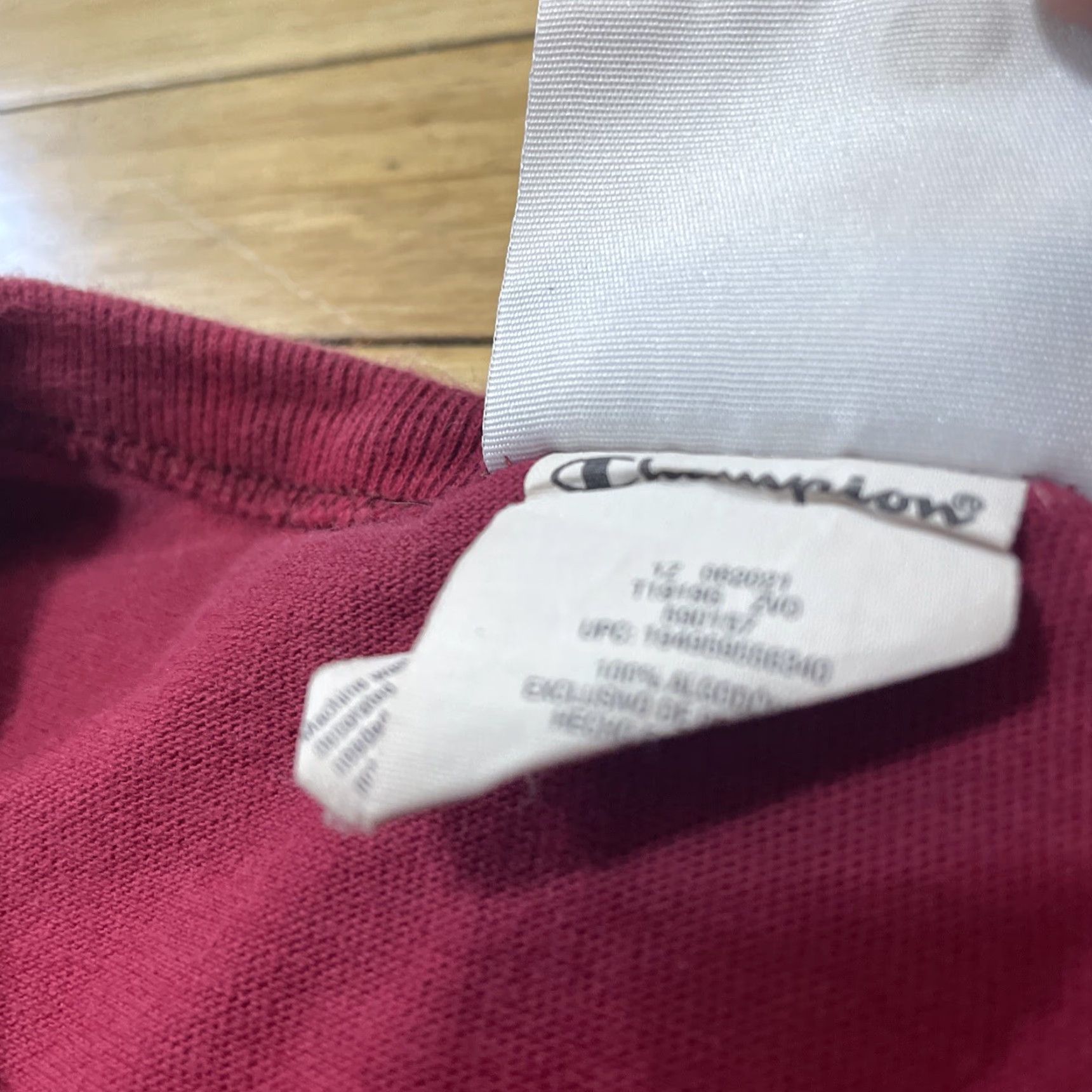 Champion VINTAGE Champion Embroidered T Shirt Mens S Red Crew KnitTee 590157 Size US S / EU 44-46 / 1 - 4 Thumbnail