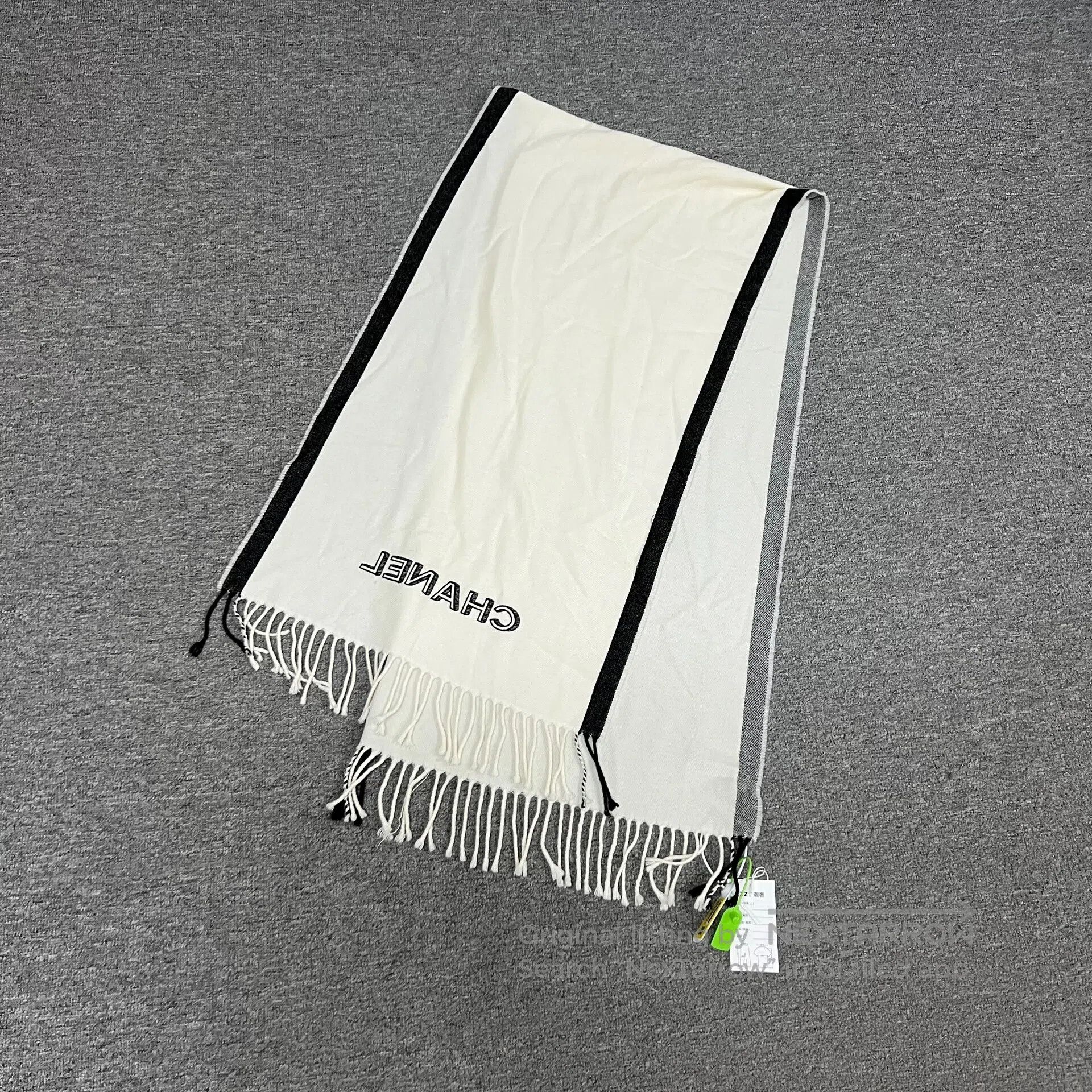 Chanel Chanel New flip logo wool scarf| Size ONE SIZE - 1 Thumbnail