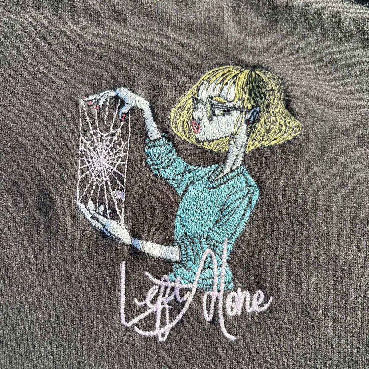 Vintage Left Alone Japan Embroidery Hoodie Spider Web Graphic Faded Size US M / EU 48-50 / 2 - 3 Thumbnail