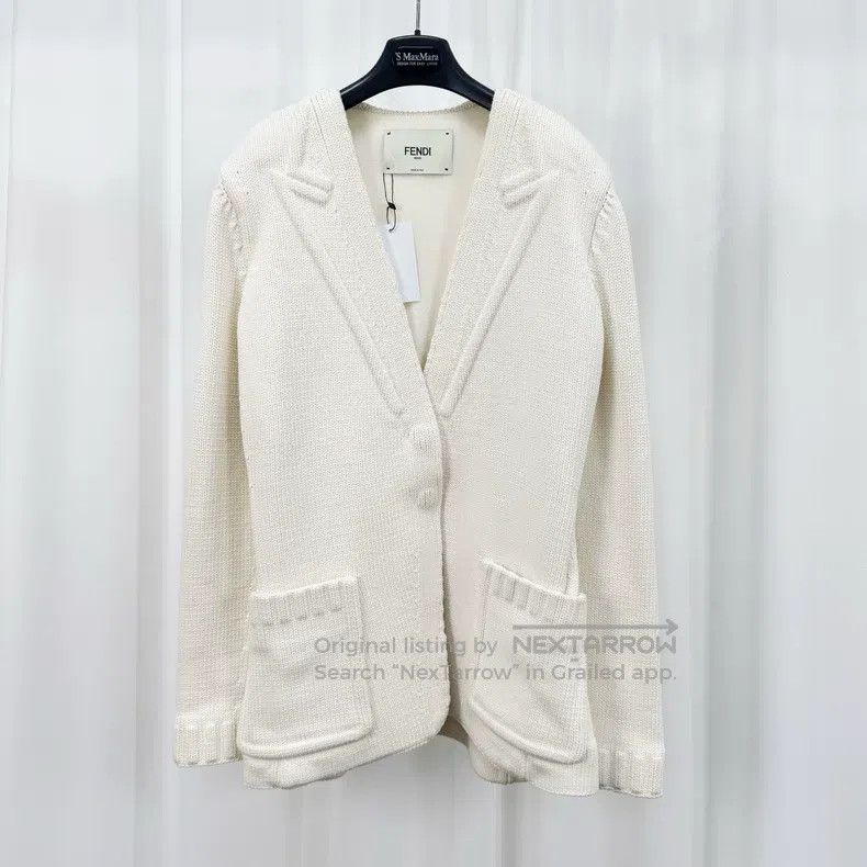 Fendi Fendi Runway embossed suit double-pocket knitted jacket Size M / US 6-8 / IT 42-44 - 1 Thumbnail