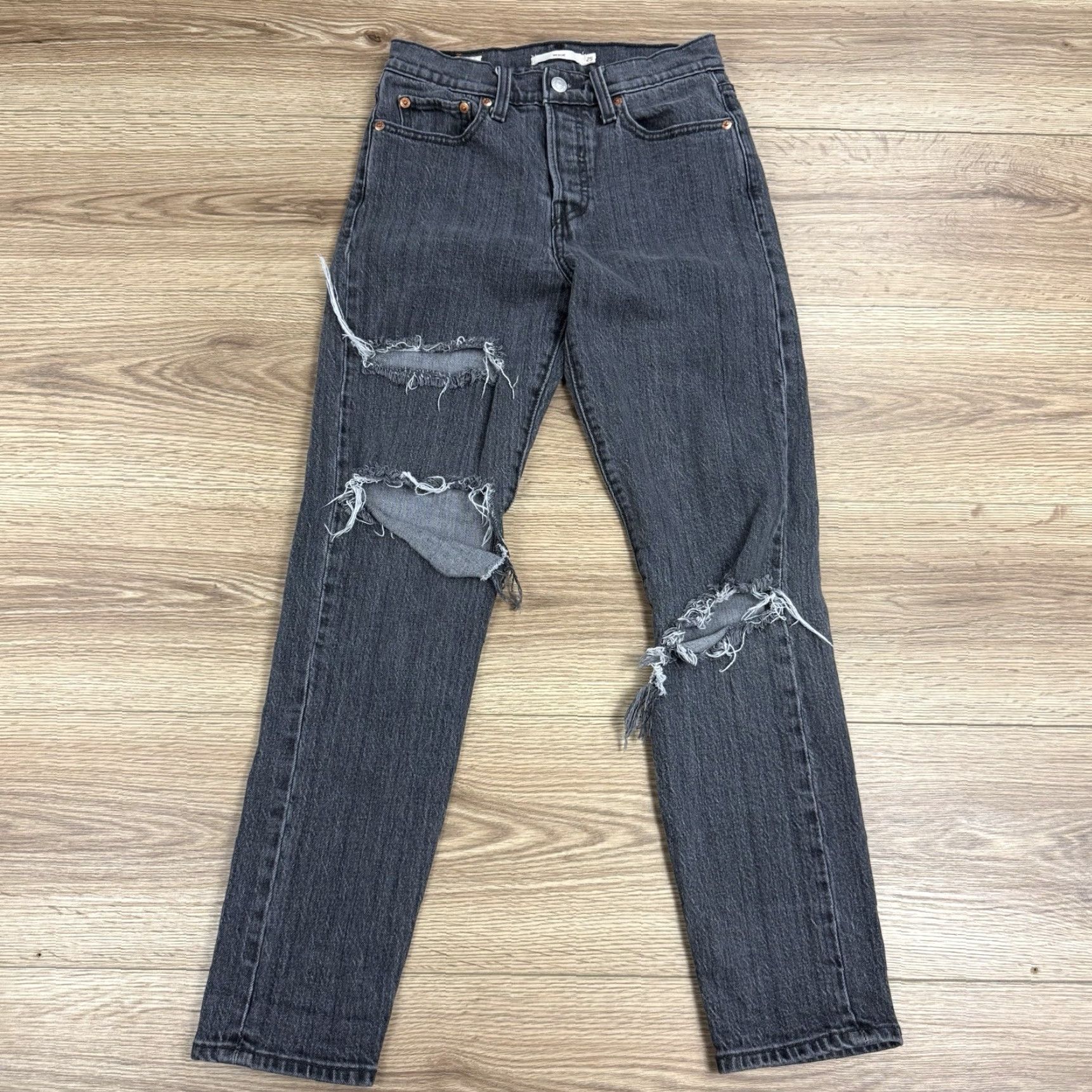 Levi's Levi's Women's Wedgie Straight 25x27 Gray Jeans Button Fly Destroyed Size 42" / US 20 - 2 Thumbnail