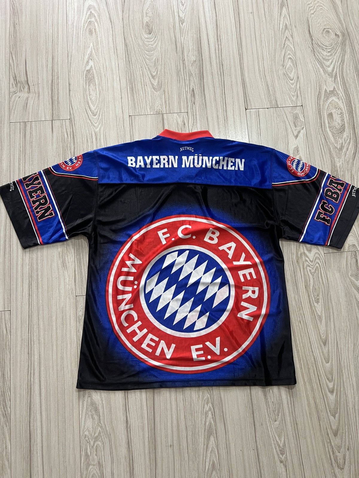 Nutmeg Nutmeg Bayern Munchen Size US L / EU 52-54 / 3 - 3 Thumbnail