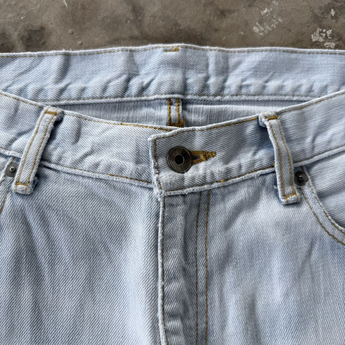 Japanese Brand Vintage Japanese Brand Light Wash Blue Ripped Denim Jean. Size US 35 - 5 Thumbnail