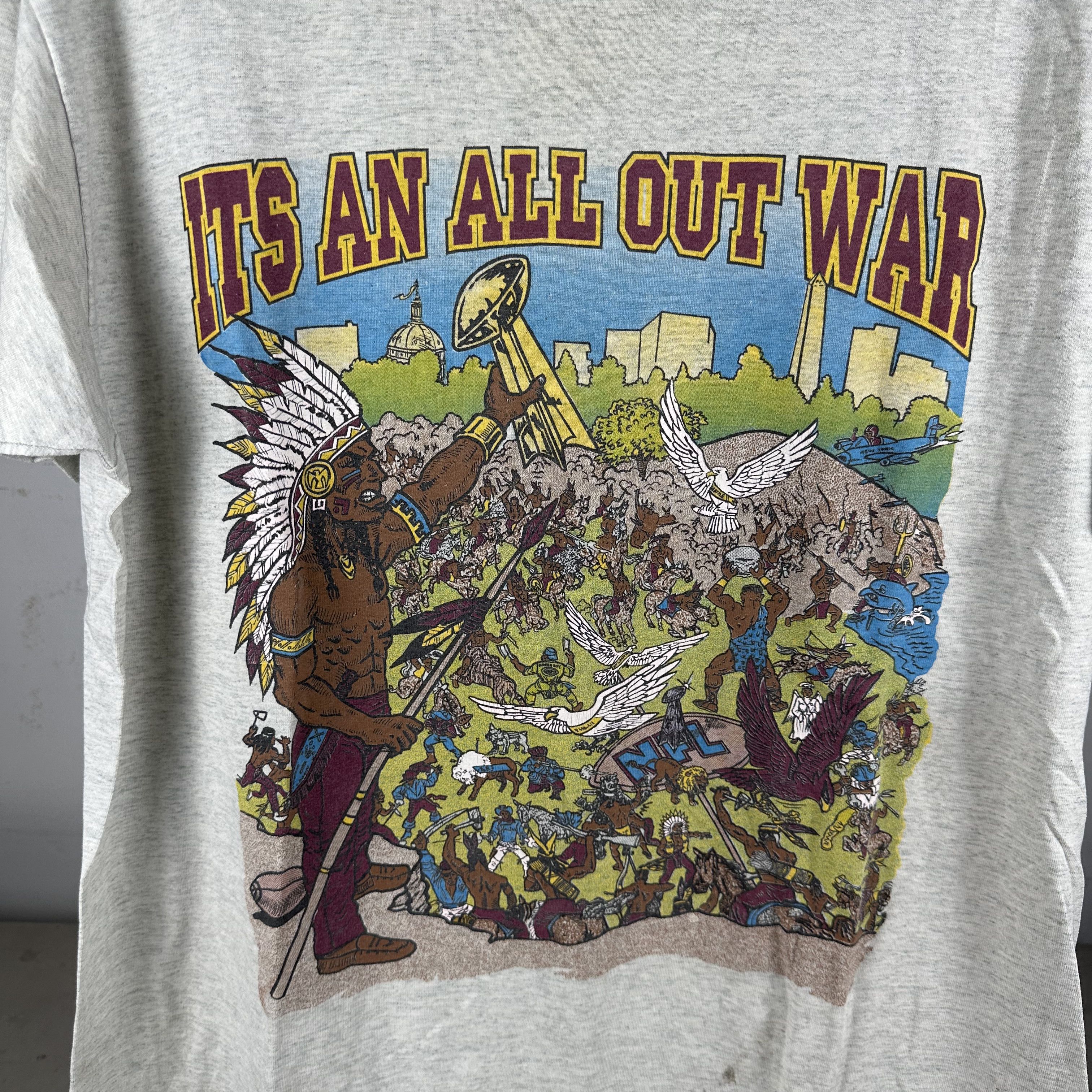 Vintage Vintage 80s NFL It's An All Out War Football Mascot T-Shirt Size US L / EU 52-54 / 3 - 2 Thumbnail