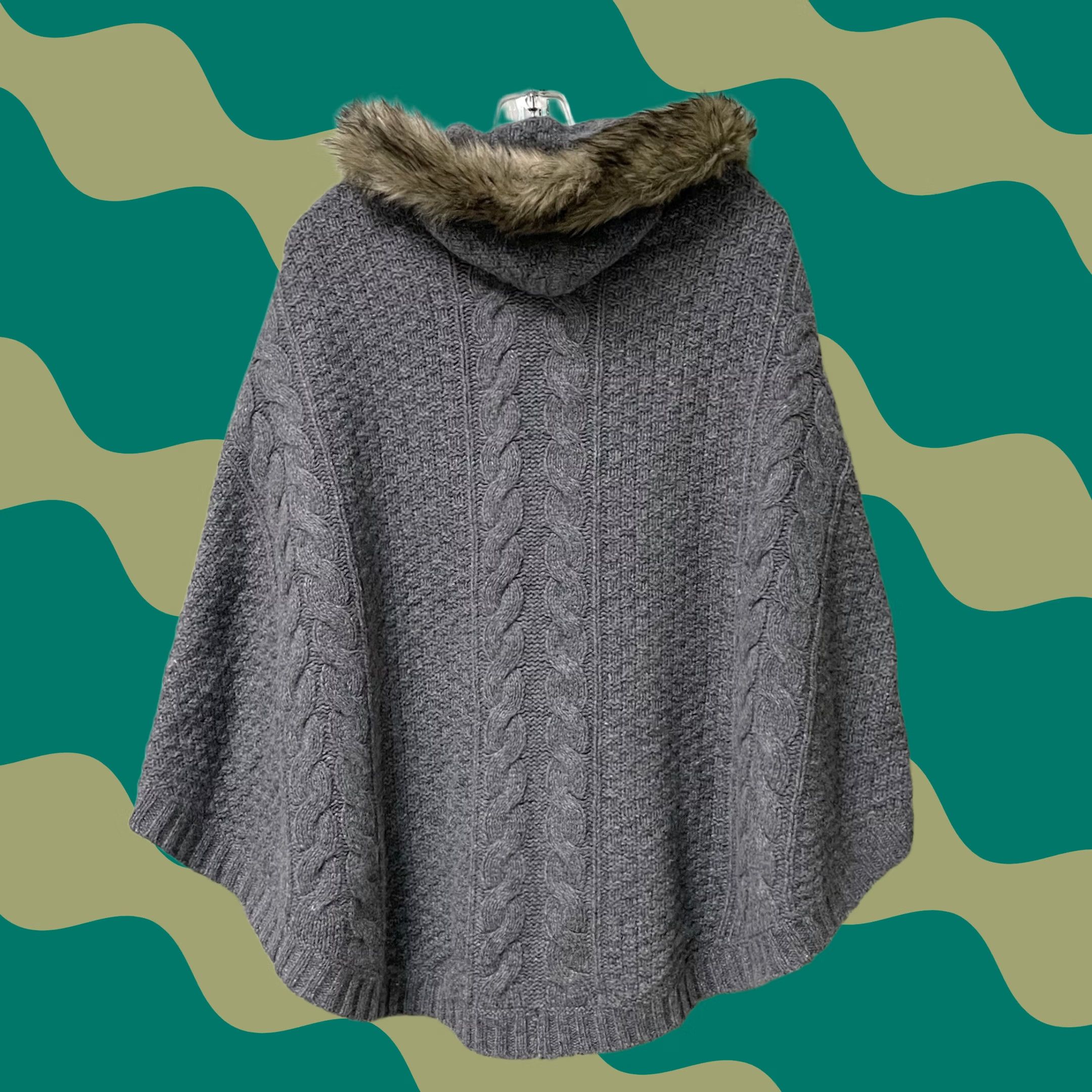 Eddie Bauer Eddie Bauer Sweater Womens M Gray Women Cable Fable Knit Faux Fur Hooded Poncho Size M / US 6-8 / IT 42-44 - 1 Thumbnail