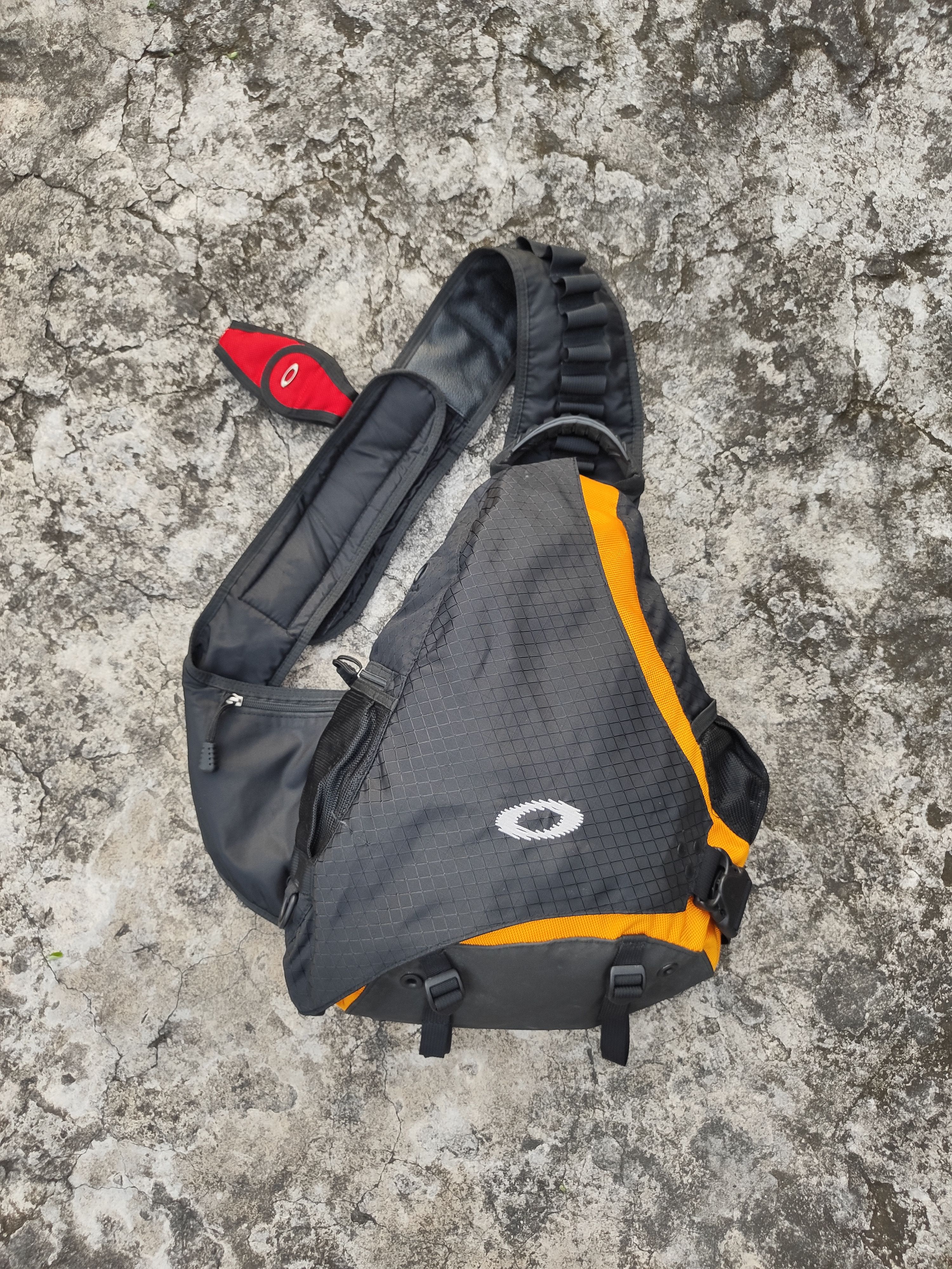 Oakley Sandbag Yellow