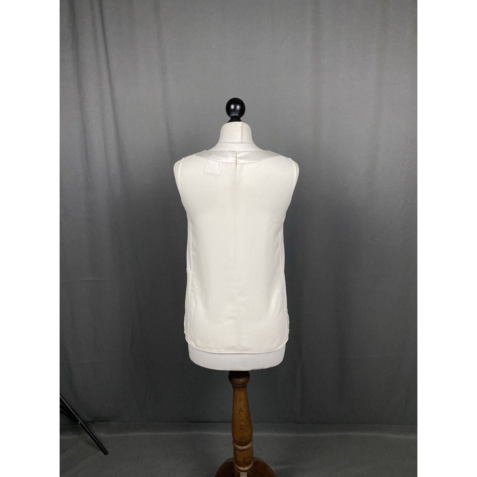 Chanel Chanel Women's White Ivory Sleveless Vest Tunic Tank Size 3 Size XXS / US 00 / IT 34 - 7 Thumbnail