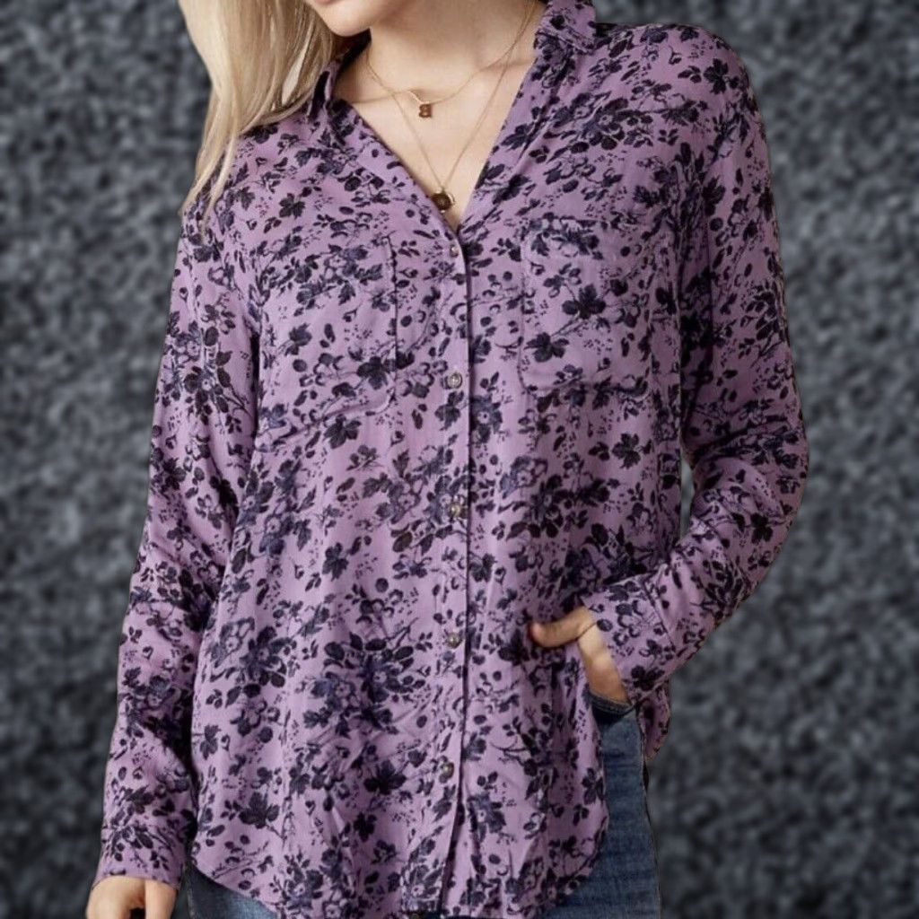 Anthropologie VINTAGE Anthropologie Pilcro The Romy Relaxed Buttondown Shirt Purple Floral PS S Womens Button down Shirt Long Sleeve Floral Purple 90s 1990s Size S / US 4 / IT 40 - 1 Thumbnail