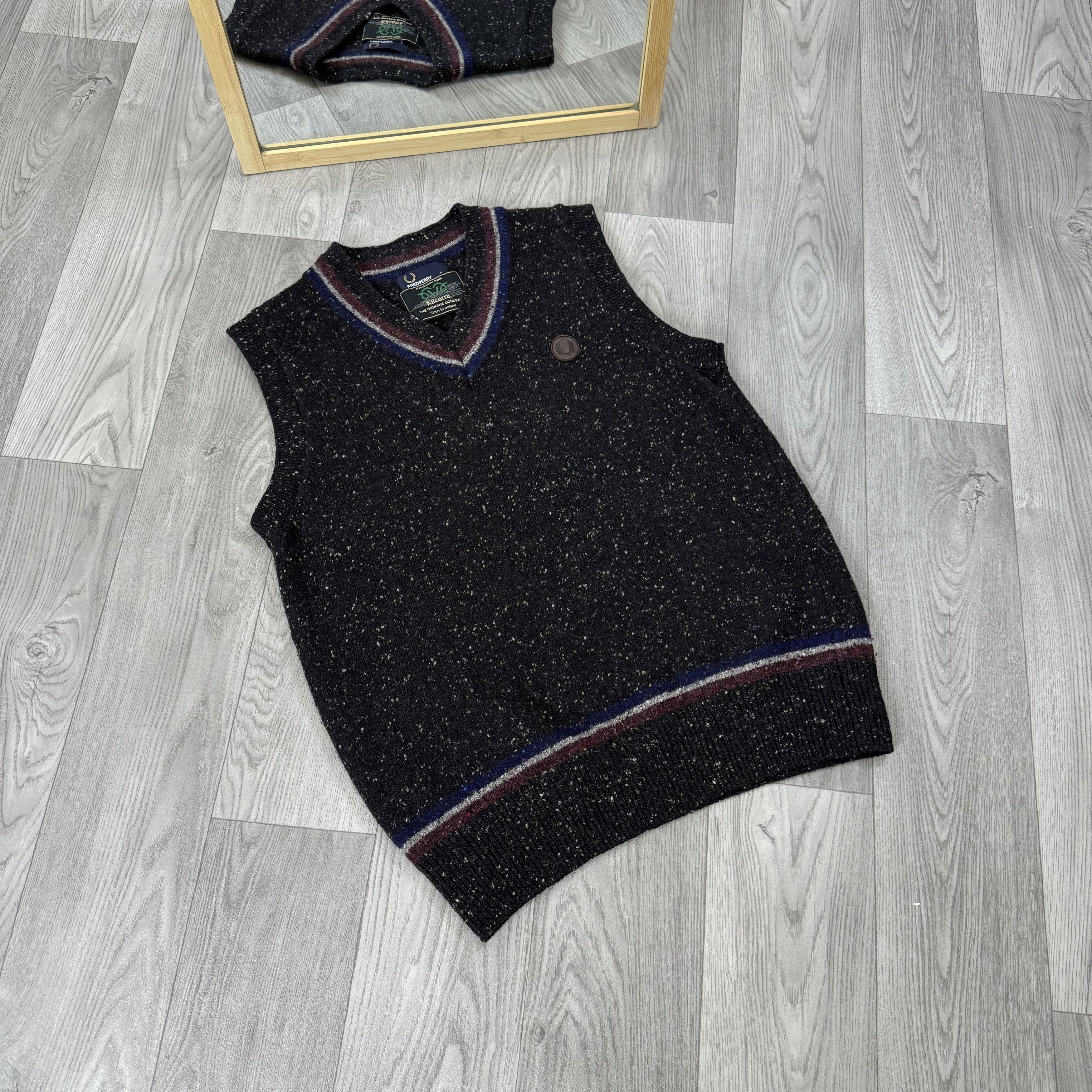 Fred Perry Vintage Fred Perry 90s Kilcarra Wool Knit Sweater Vest Size US L / EU 52-54 / 3 - 2 Thumbnail