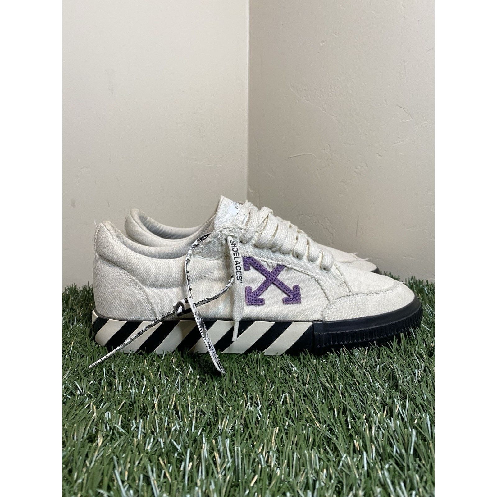 Off-White OFF-WHITE Vulc Low “White Purple” | Size 43 EU | 10 US Size US 10 / EU 43 - 1 Thumbnail