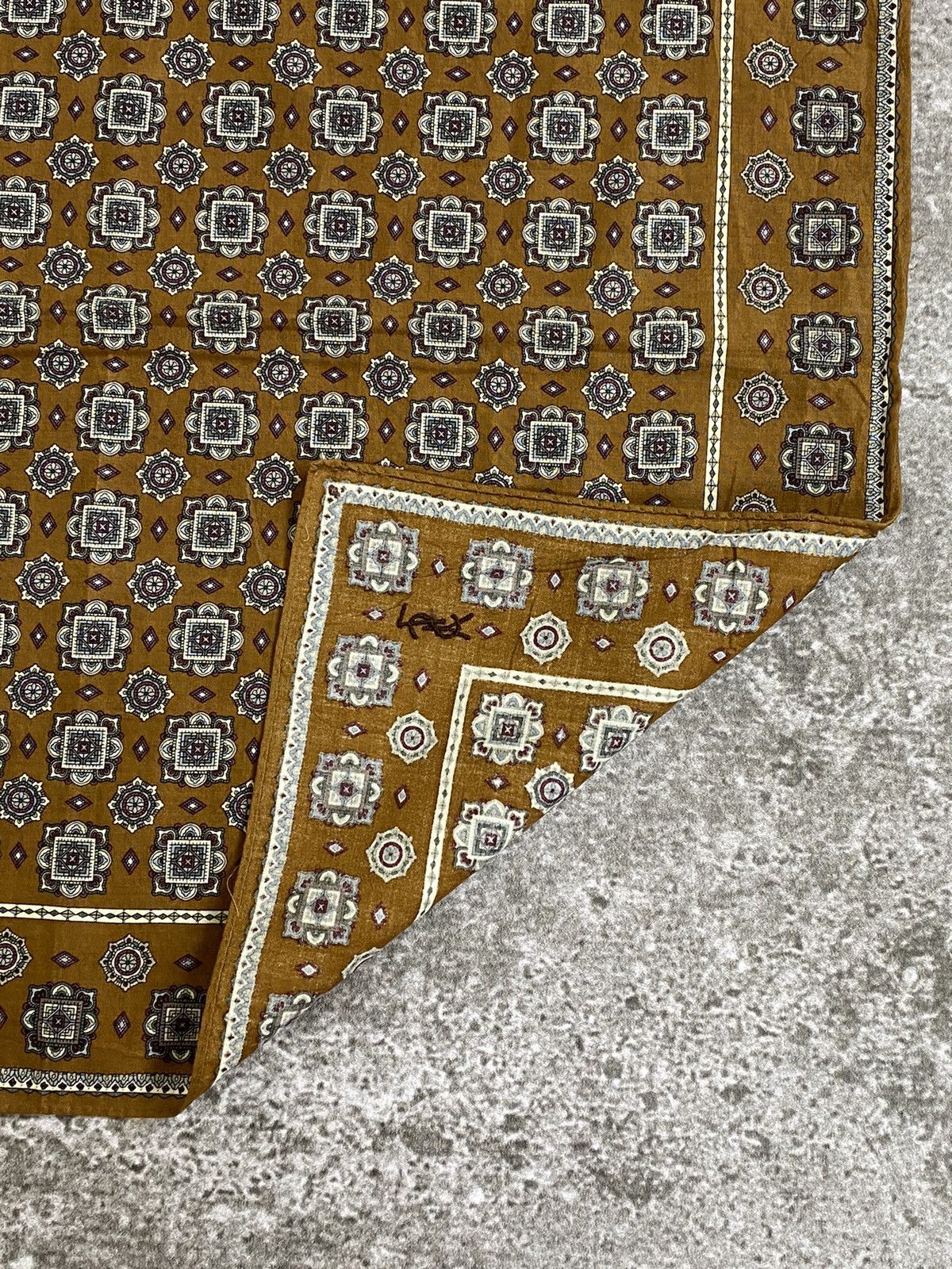 Yves Saint Laurent Yves saint laurent Handkerchief / Bandana / Neckerchief Size ONE SIZE - 8 Thumbnail