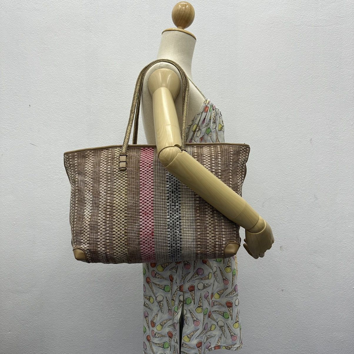 Fendi ‼️YES‼️ AUTHENTIC FENDI WOVEN RAFIA ROLL TOTE BAG Size ONE SIZE - 1 Thumbnail
