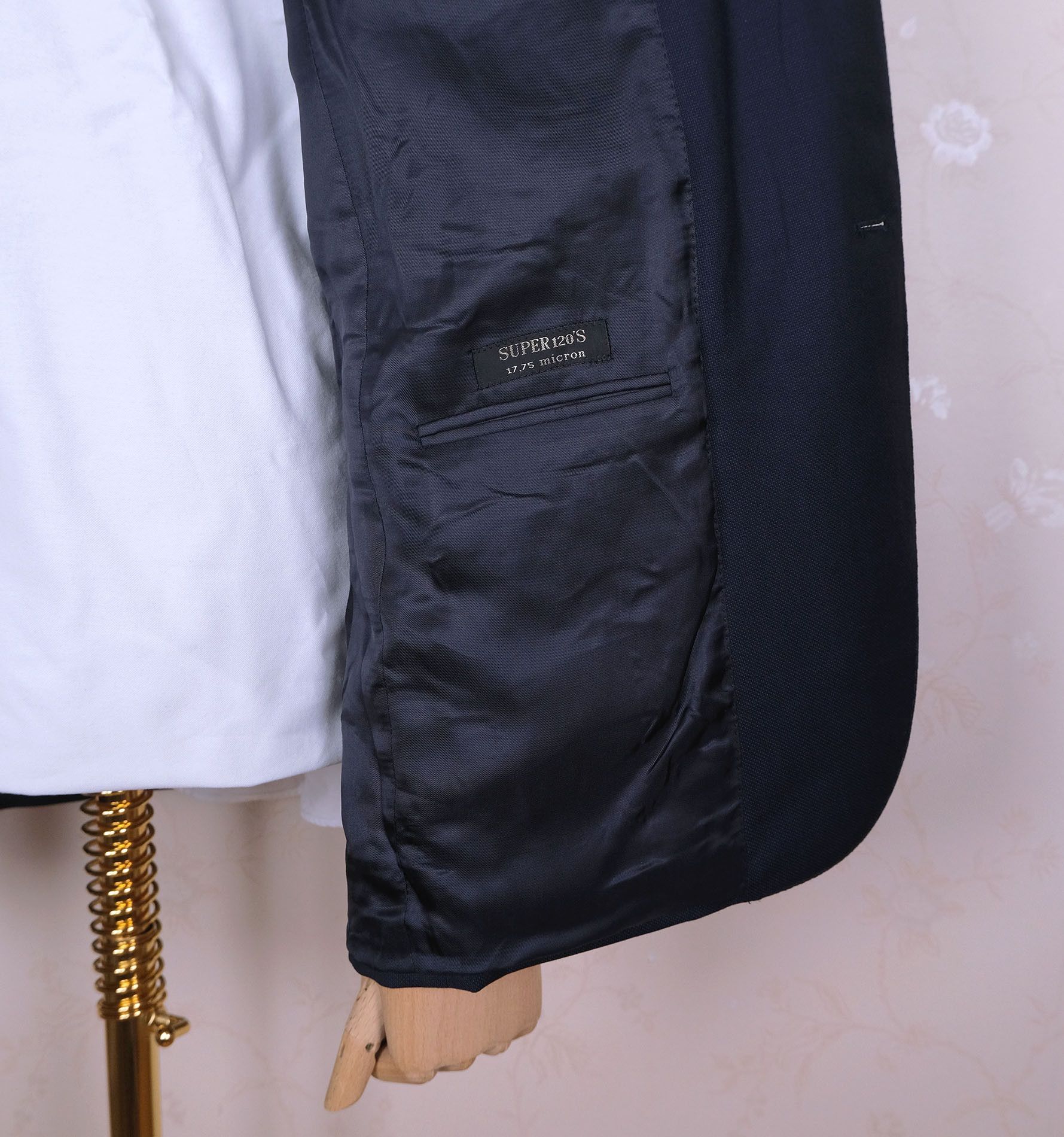 Corneliani Corneliani, blue and black jacket, size 40, RRP €1,100 Size 40R - 4 Thumbnail