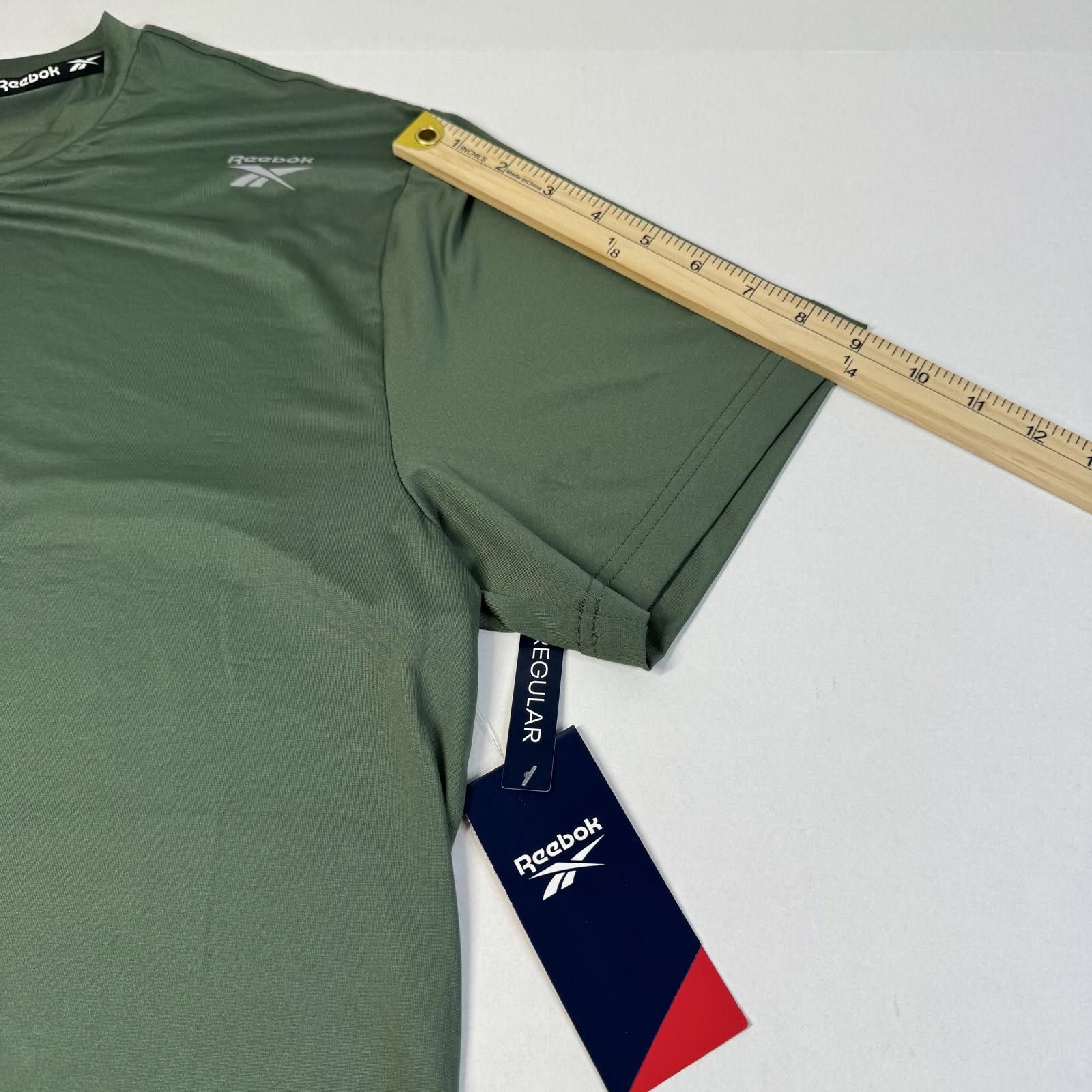 Reebok Reebok Men’s Duck Green Vector Bolt Top With Tag Size M Size US M / EU 48-50 / 2 - 4 Thumbnail