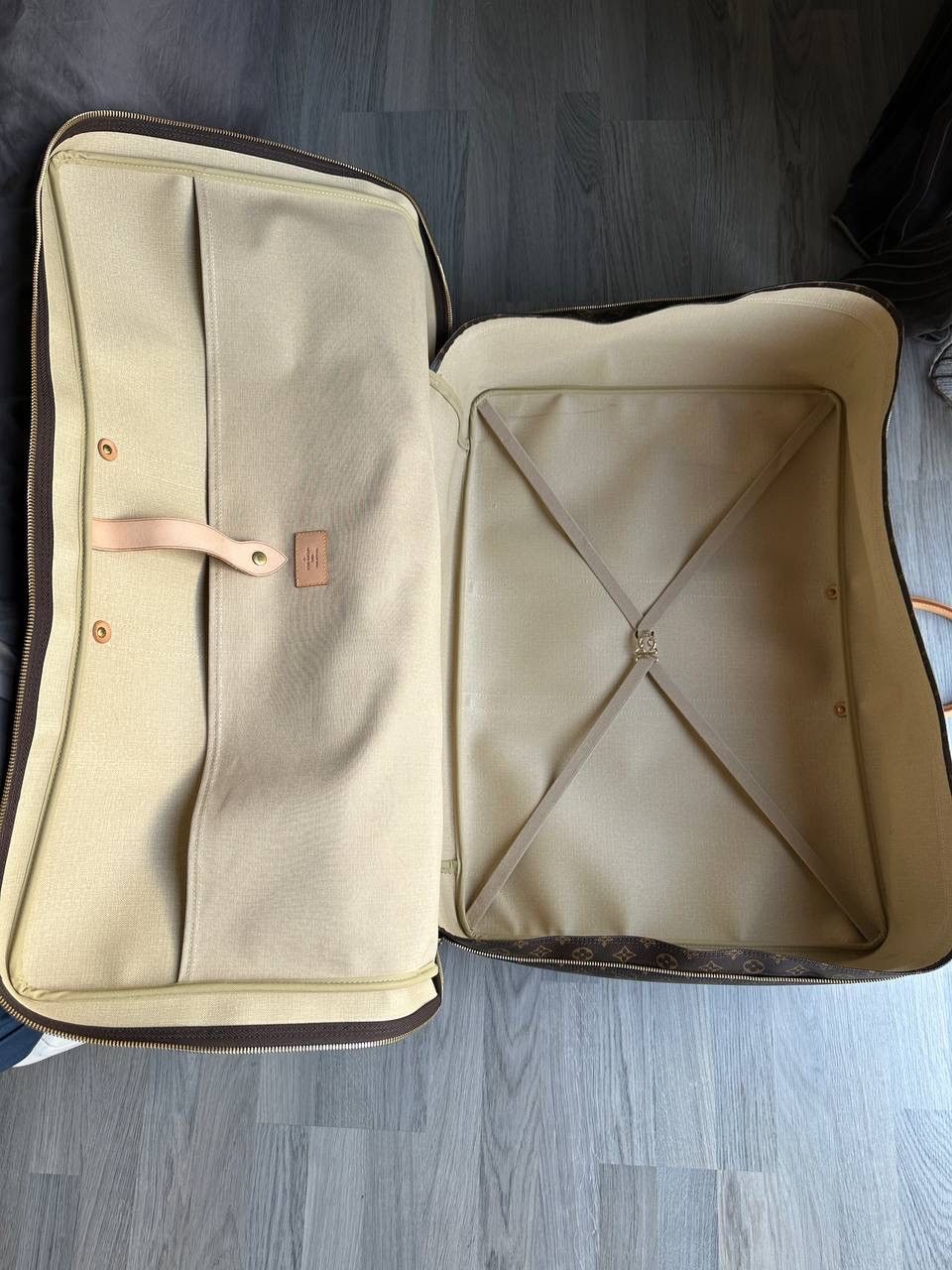 Louis Vuitton Louis Vuitton Sirius 65 Suitcase Size ONE SIZE - 9 Thumbnail