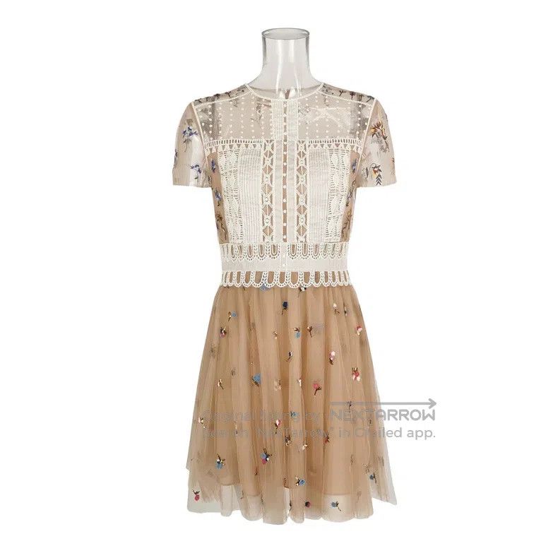 Valentino Valentino Beige embroidered studded bead dress Size XS / US 0-2 / IT 36-38 - 1 Thumbnail
