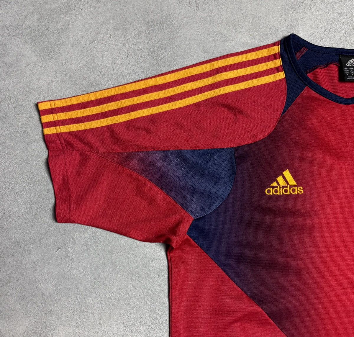 Adidas Spain 2003 2004 2005 Training Shirt Soccer Jersey Adidas Size US M / EU 48-50 / 2 - 5 Thumbnail