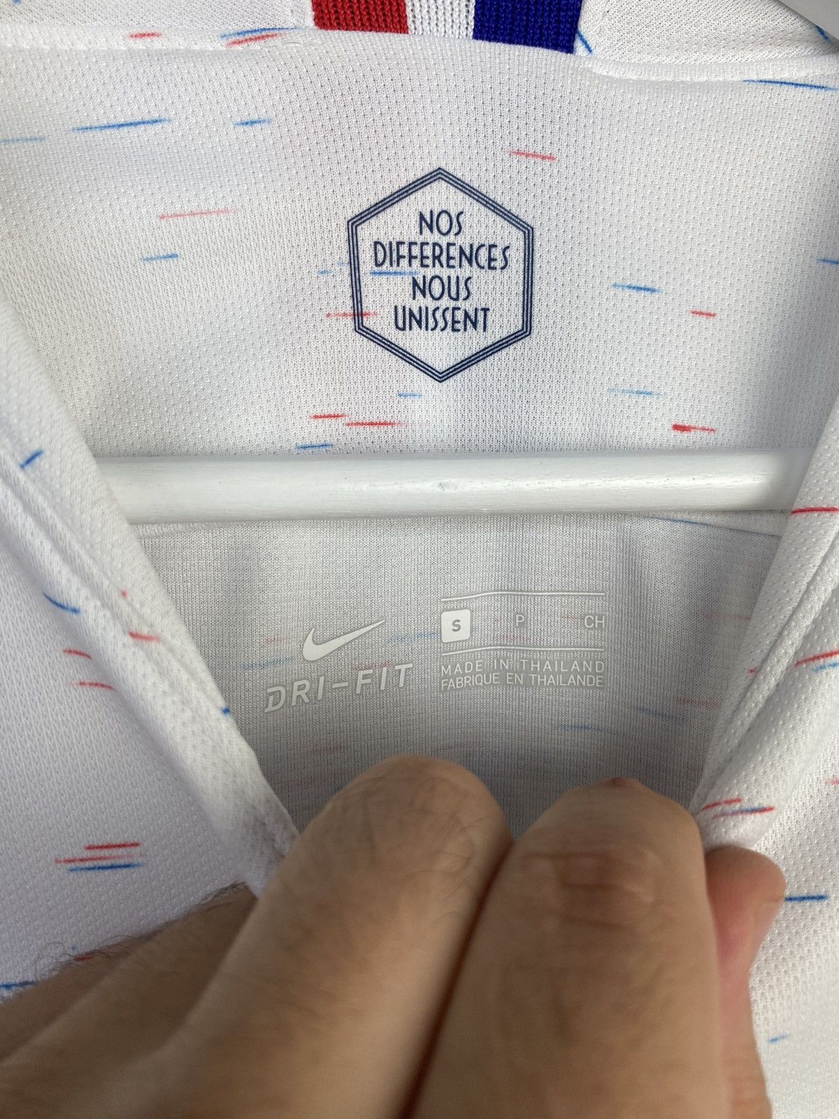 Nike 2018/19 NIKE FRANCE #7 GRIEZMANN AWAY SOCCER FOOTBALL JERSEY Size US S / EU 44-46 / 1 - 5 Thumbnail