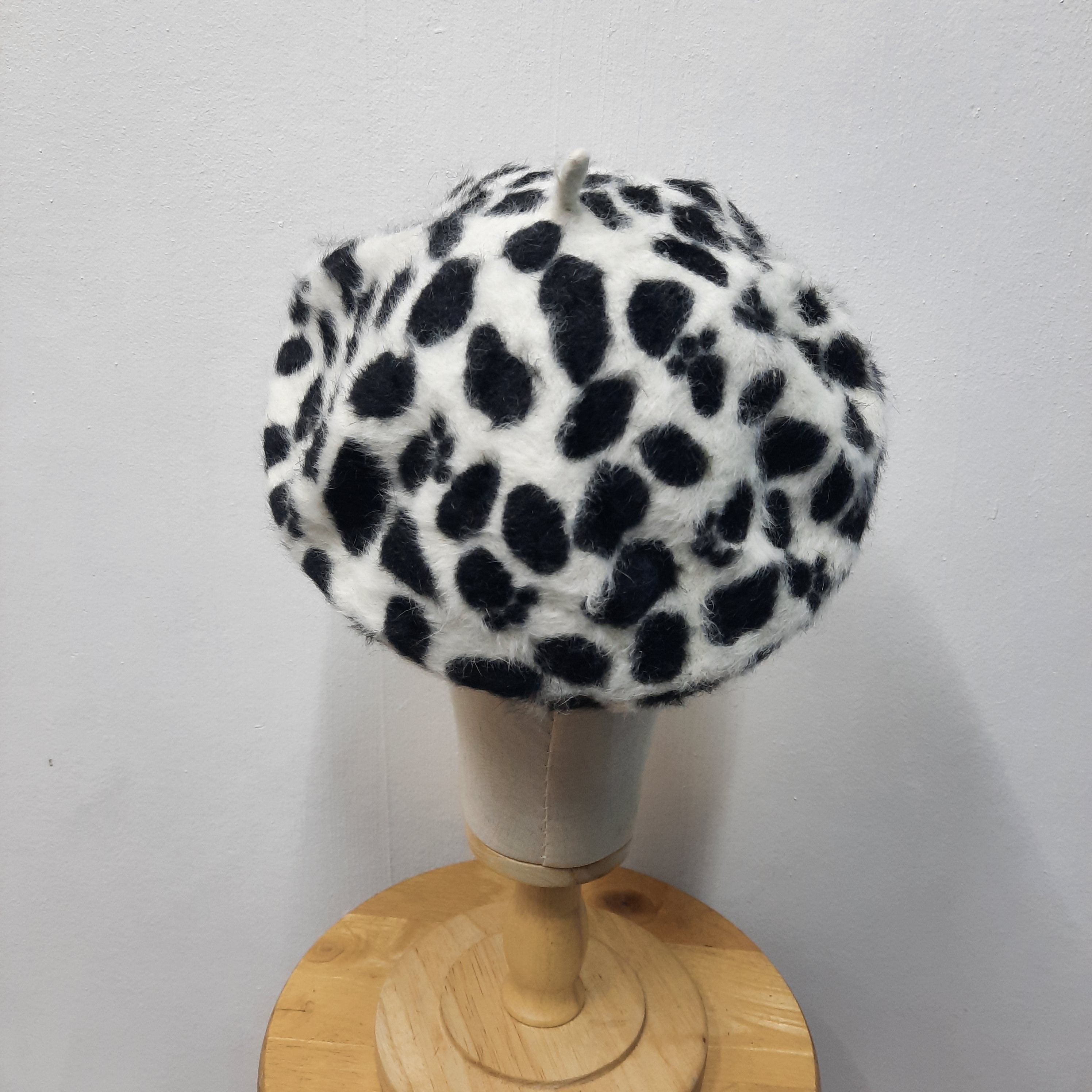 If Six Was Nine 🔮 Japanese brand juze leopard punk style fur beret hat Size ONE SIZE - 4 Thumbnail