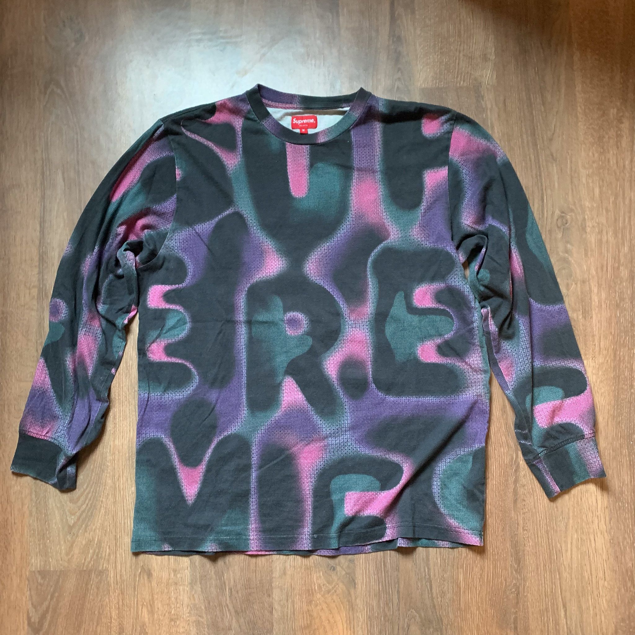 Supreme Supreme half tone long sleeve tshirt - size M Size US M / EU 48-50 / 2 - 1 Thumbnail