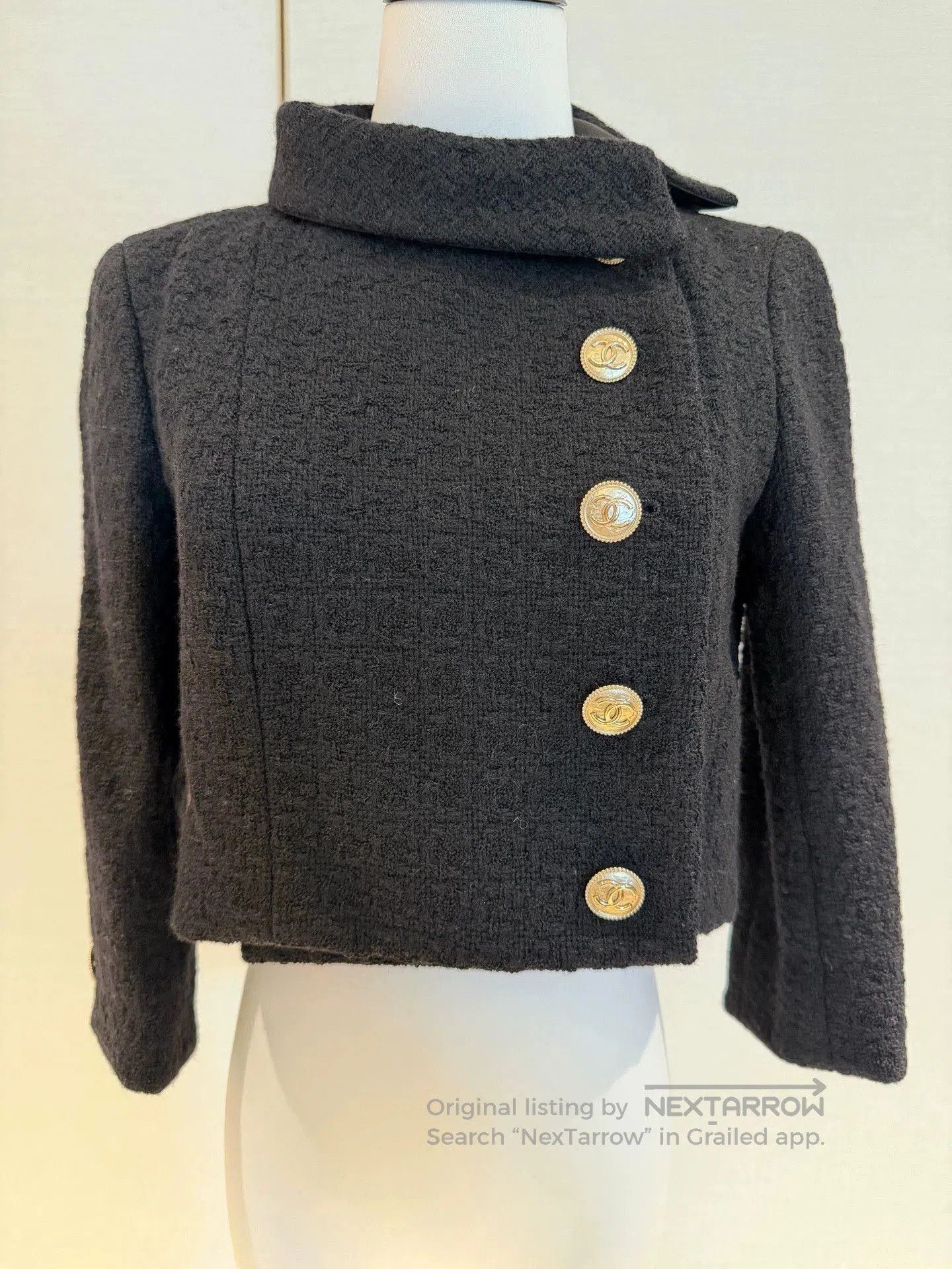 Chanel Chanel 20A Short Jacket Black Gold. Size US S / EU 44-46 / 1 - 1 Thumbnail