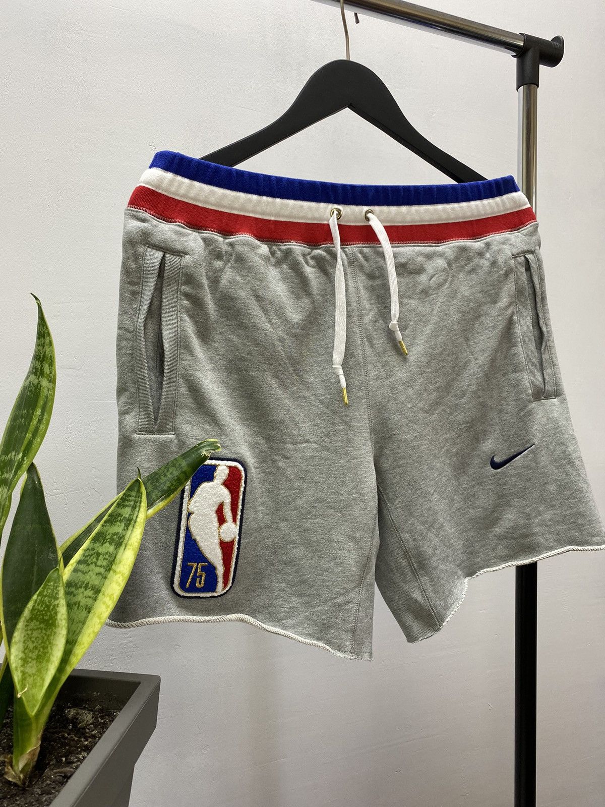 Nike × Vintage Nike 75th Anniversary 31 Team NBA Courtside Shorts Size US 30 / EU 46 - 2 Thumbnail