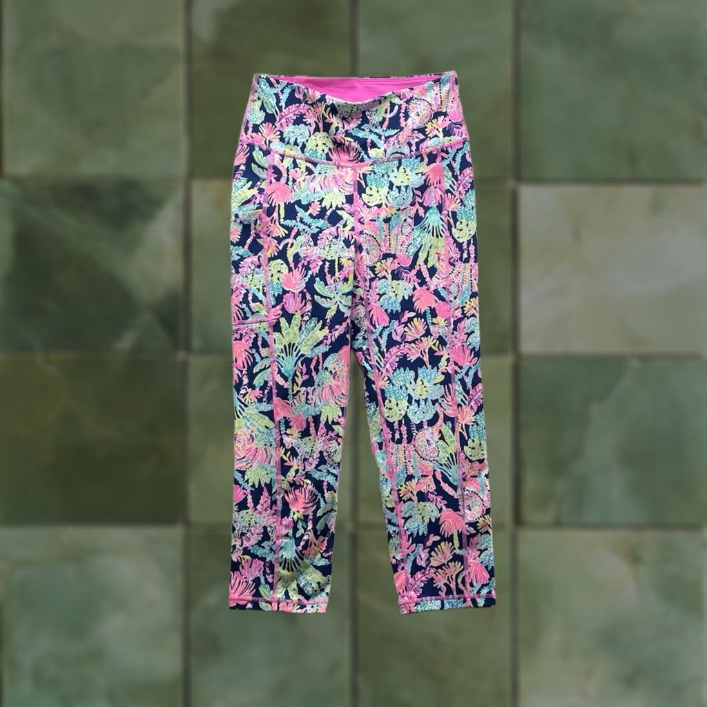 Lilly Pulitzer Lilly Pulitzer Leggings Womens Small 21" Luxletic Weekender Cropped Multicolor Floral Athletic Skinny 21 in Inseam Womens Size 28" / US 6 / IT 42 - 1 Thumbnail