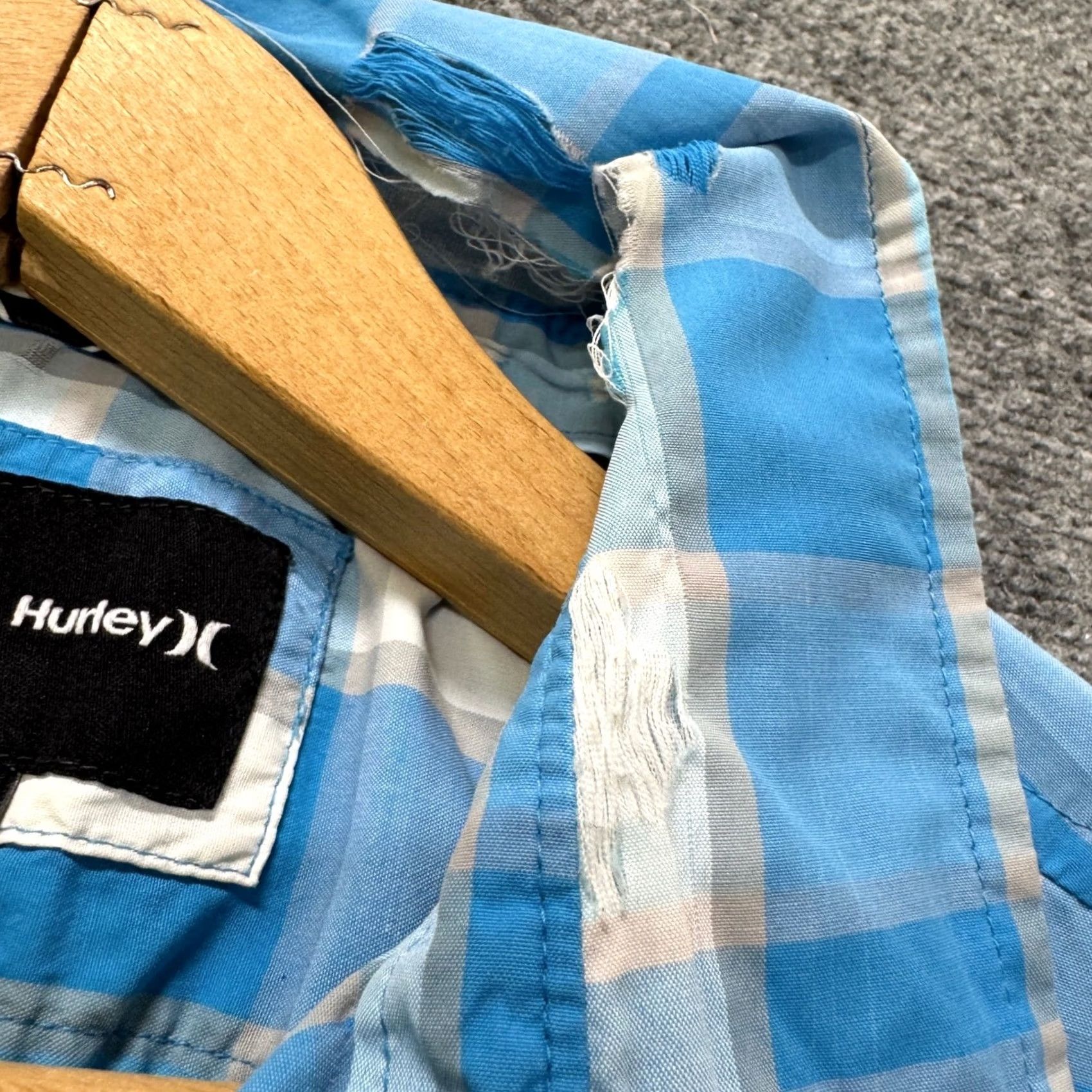 Hurley Hurley Dress Shirt Men Medium Plaid Button Up Casual Distressed Blue/White Size US M / EU 48-50 / 2 - 5 Thumbnail