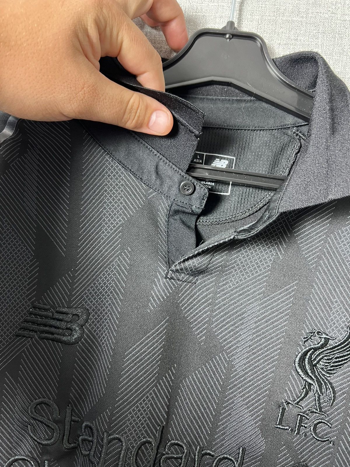 New Balance #11 M. Salah Liverpool 2018 Blackout Limited Edition Jersey Size US M / EU 48-50 / 2 - 6 Thumbnail