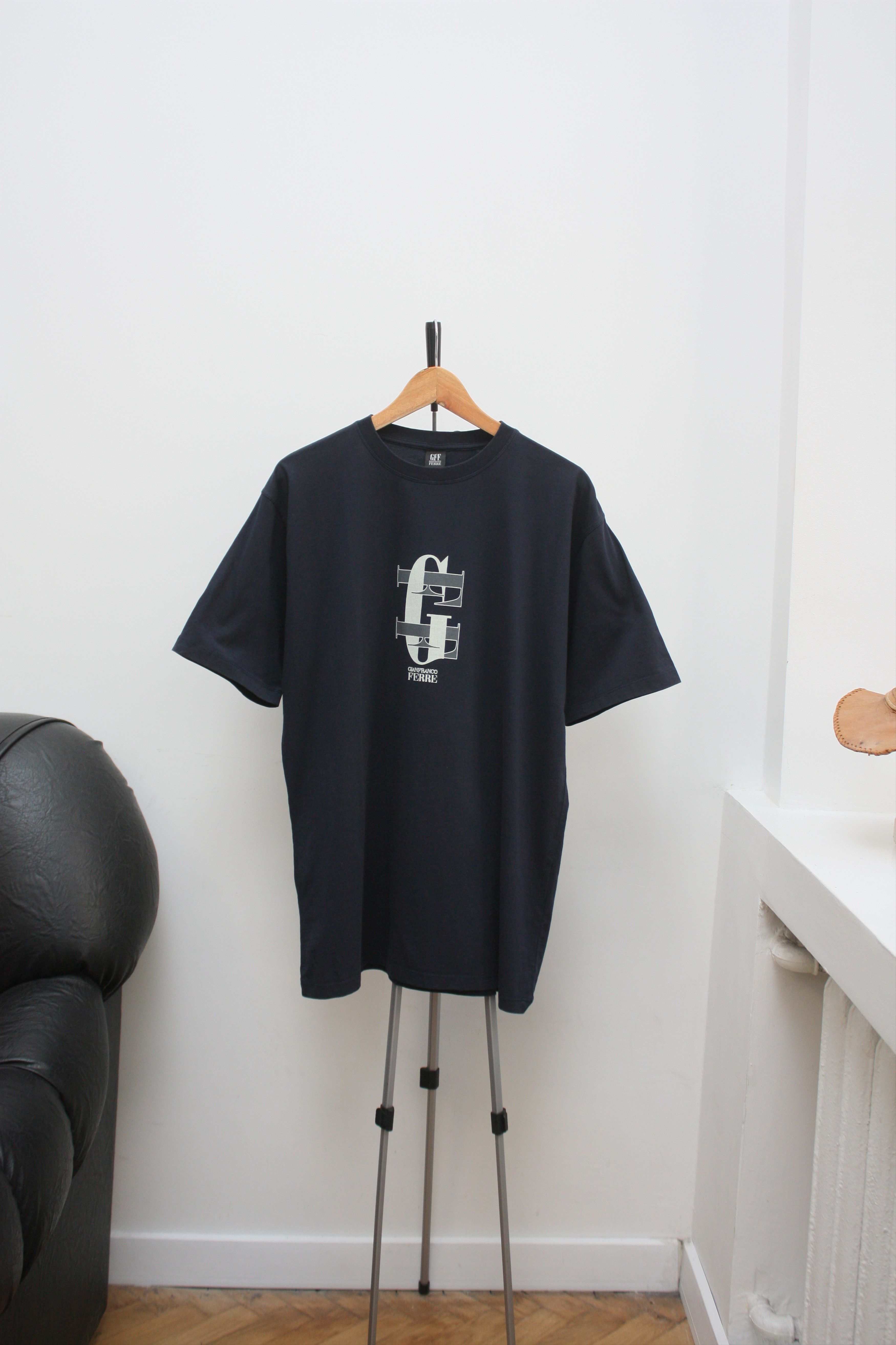 Gianfranco Ferre Gianfranco Ferre Vintage Navy Logo T-Shirt 52 Size US L / EU 52-54 / 3 - 2 Thumbnail