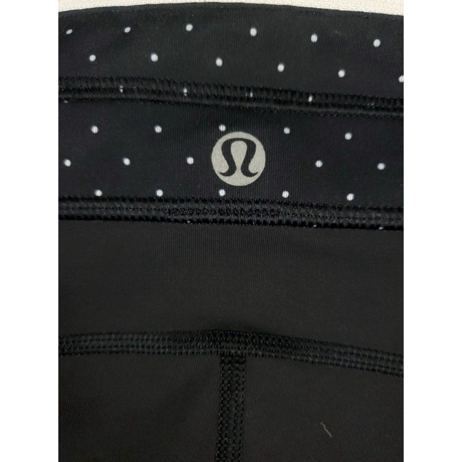 Lululemon Lululemon Leggings Shirt Capri Black Womens Size 4 Pockets Athleisure Logo Modern Capris Size 27" / US 4 / IT 40 - 7 Thumbnail