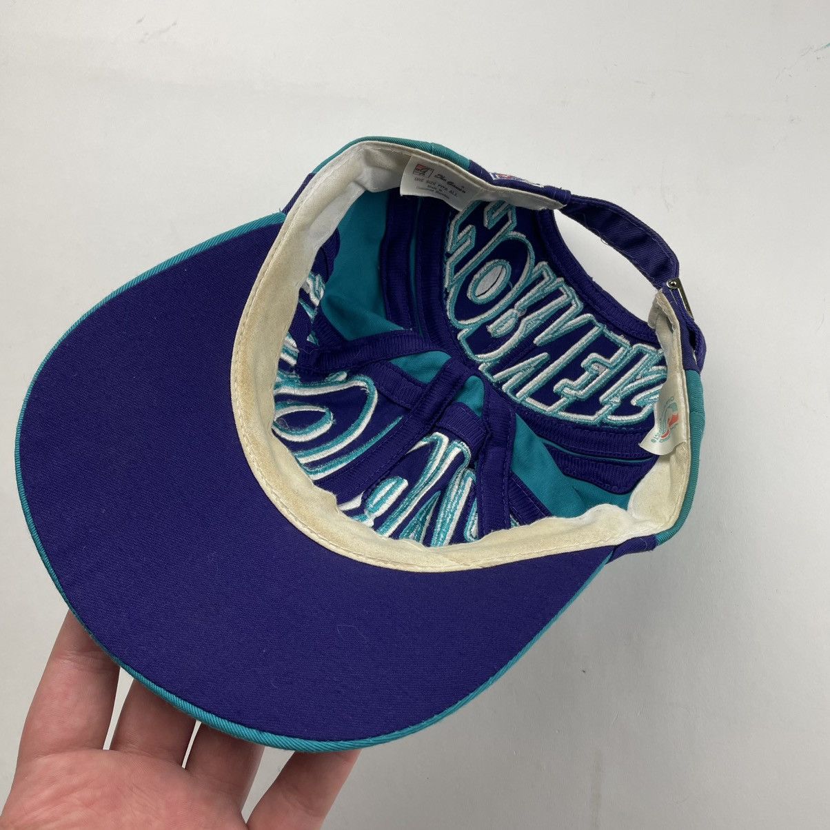 NBA × The Game × Vintage Vintage 90s Charlotte Hornets Spellout Hat The Game NBA 335 Size ONE SIZE - 7 Thumbnail