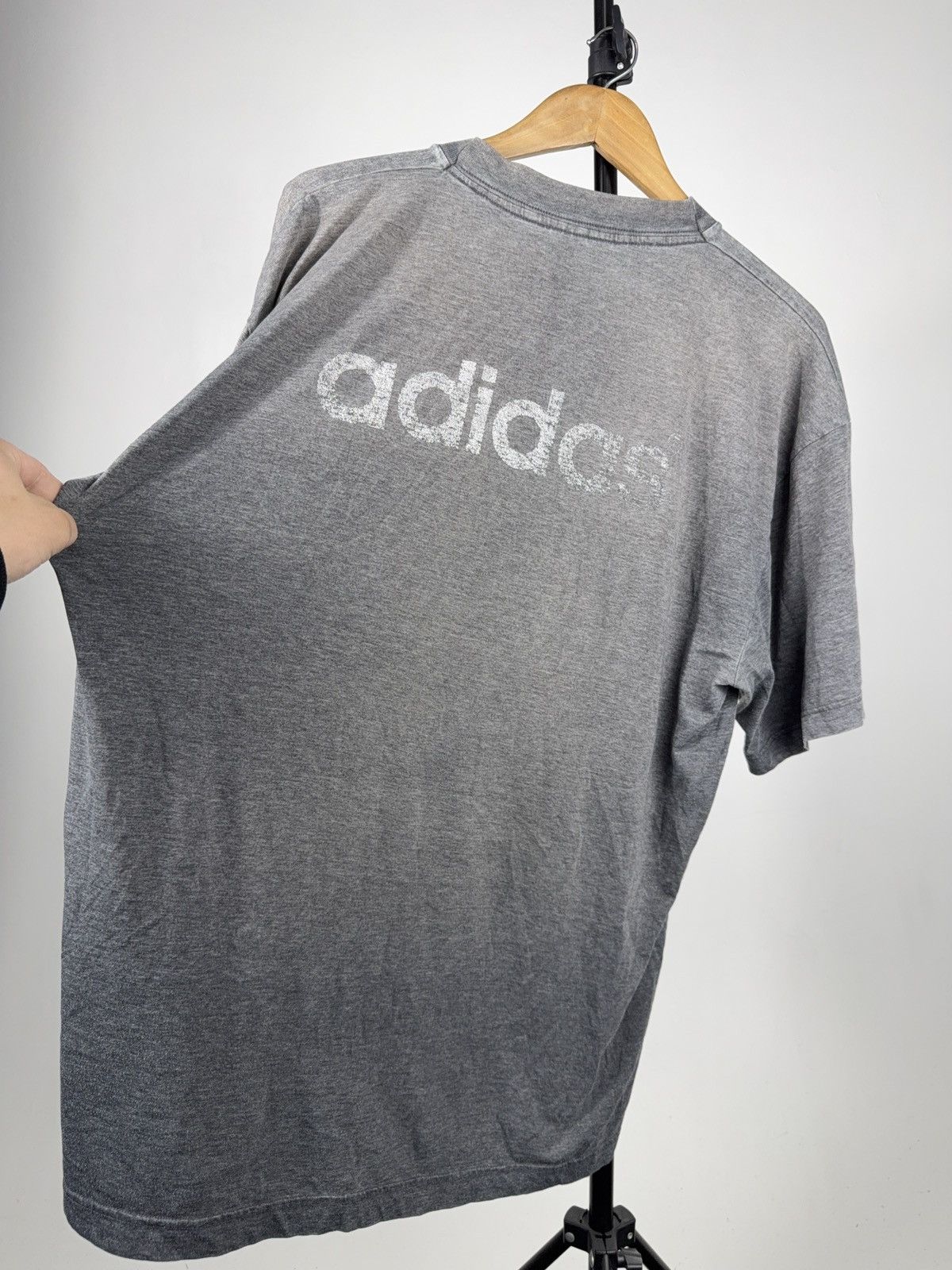Adidas Vintage 90s Adidas Distressed Faded Logo Grey Boxy T-Shirt Size US XL / EU 56 / 4 - 14 Thumbnail