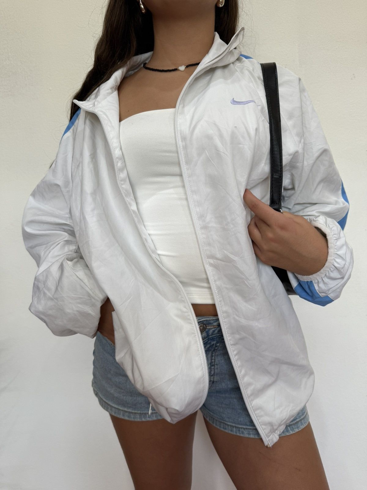 Nike Vintage Nike Windbreaker Jacket White & Blue Unisex Size US M / EU 48-50 / 2 - 1 Thumbnail