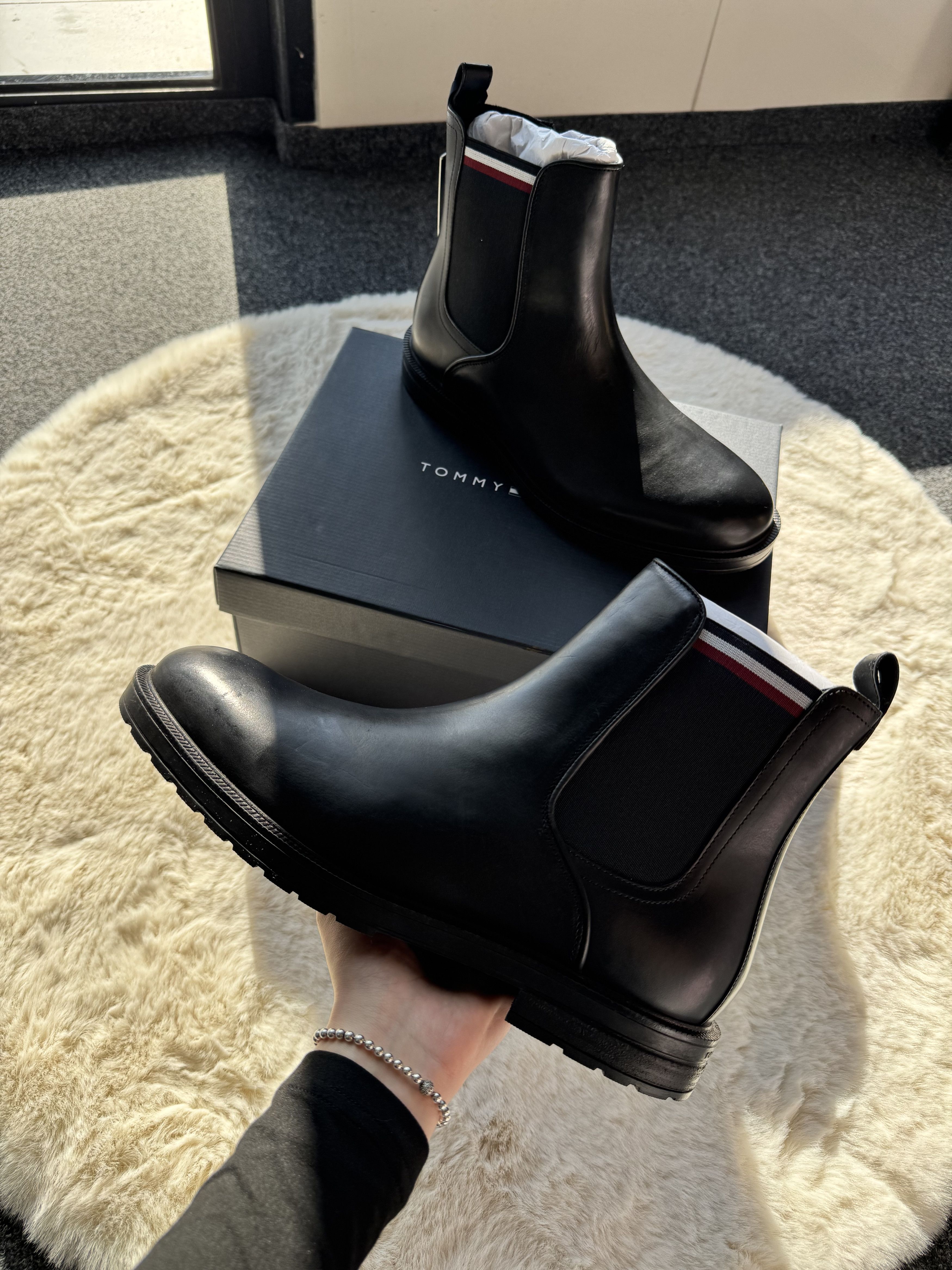 Tommy Hilfiger Tommy Hilfiger Cleated - Black leather ankle chelsea boots Size US 12 / EU 45 - 3 Thumbnail
