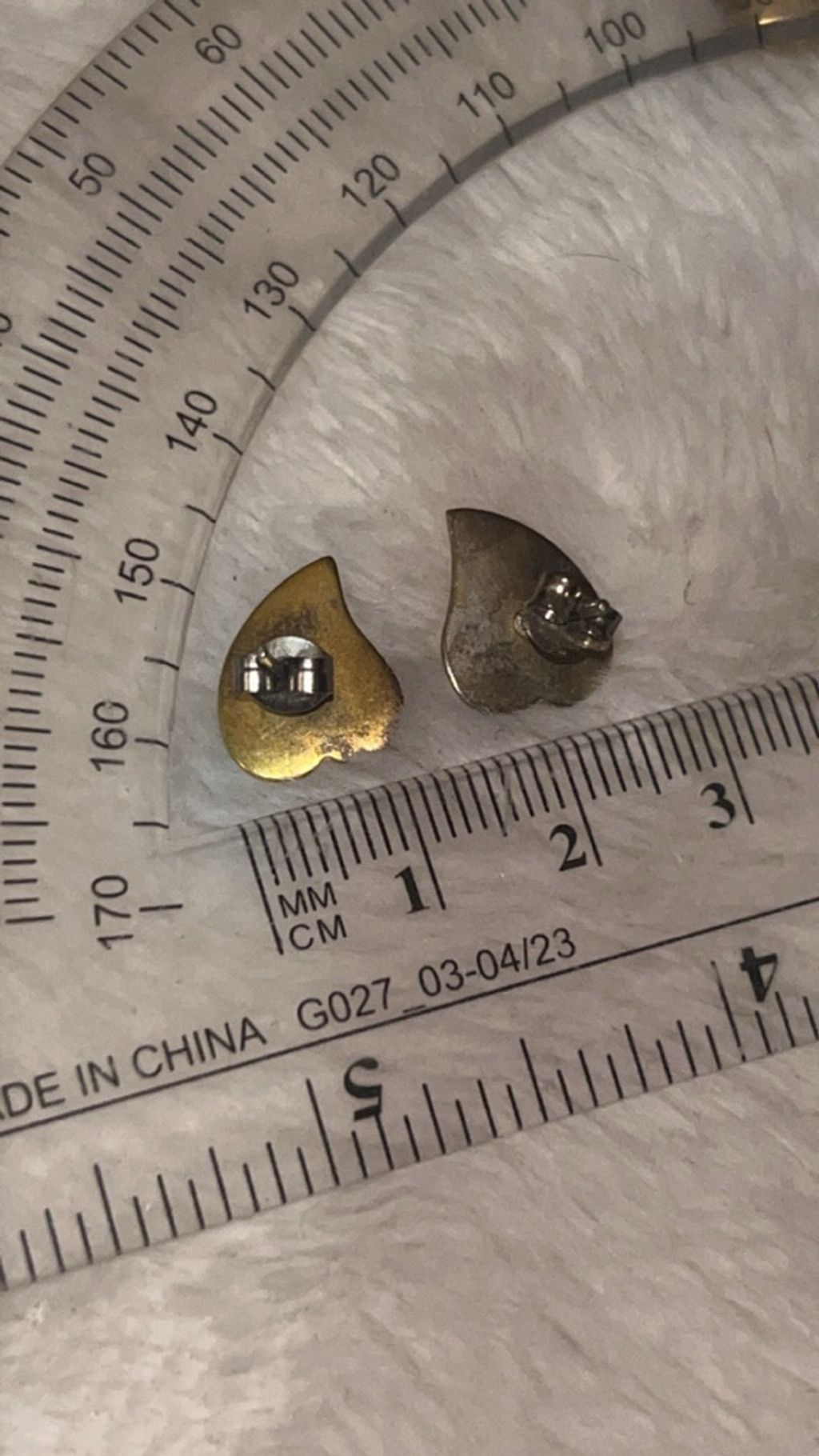 The Unbranded Brand Women's Unbranded Heart Stud Earrings One Size Cream Gold Size ONE SIZE - 3 Thumbnail