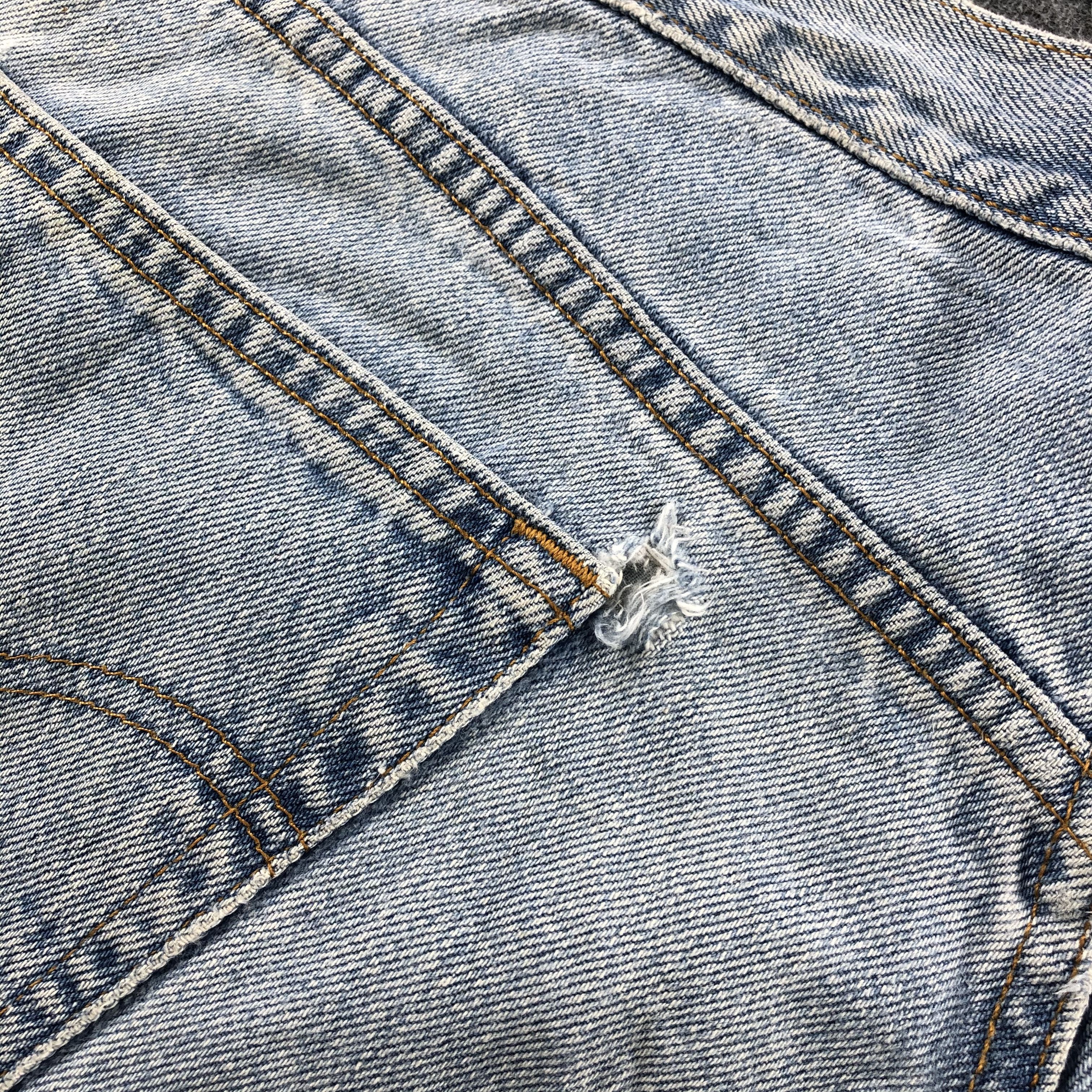 Levi's Vintage Levis 550 Light Wash Jeans- J1295 Size US 36 / EU 52 - 8 Thumbnail