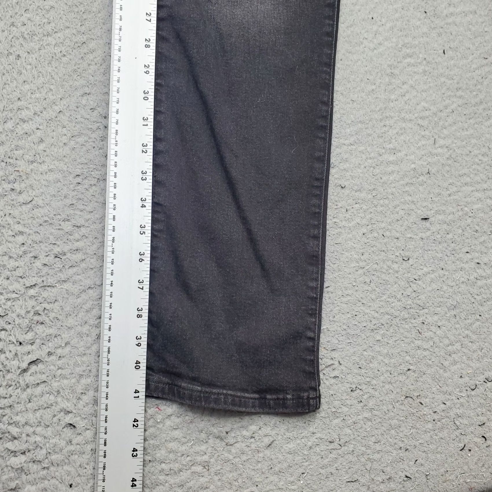 American Eagle Outfitters American Eagle Outfitters Jeans Womens Size 29 Black Denim Athletic Straight Leg 5-Pocket Design Size 24" / US 00 / IT 34 - 3 Thumbnail