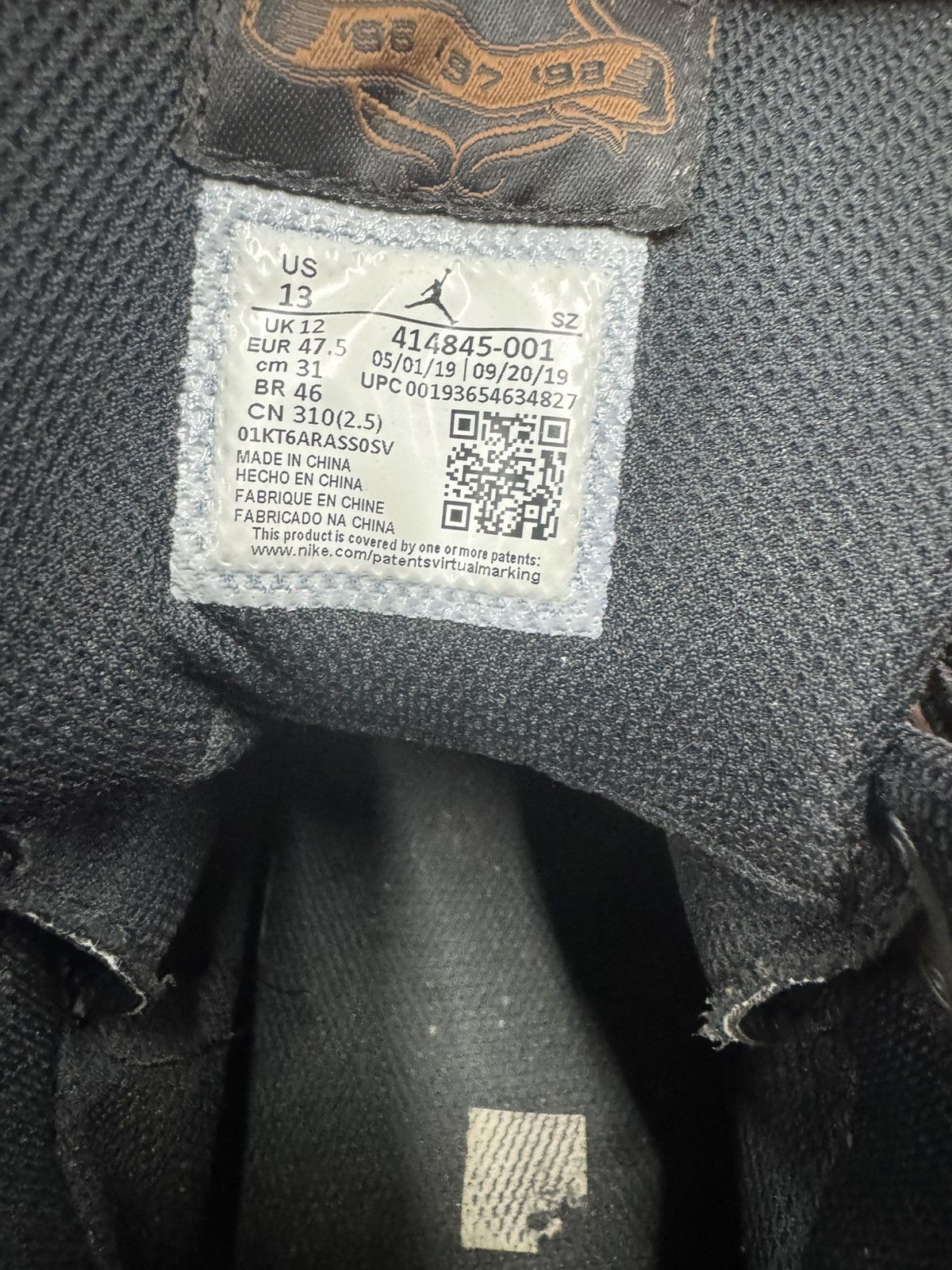 Yeezy 700 Hi Res Blue VNDS