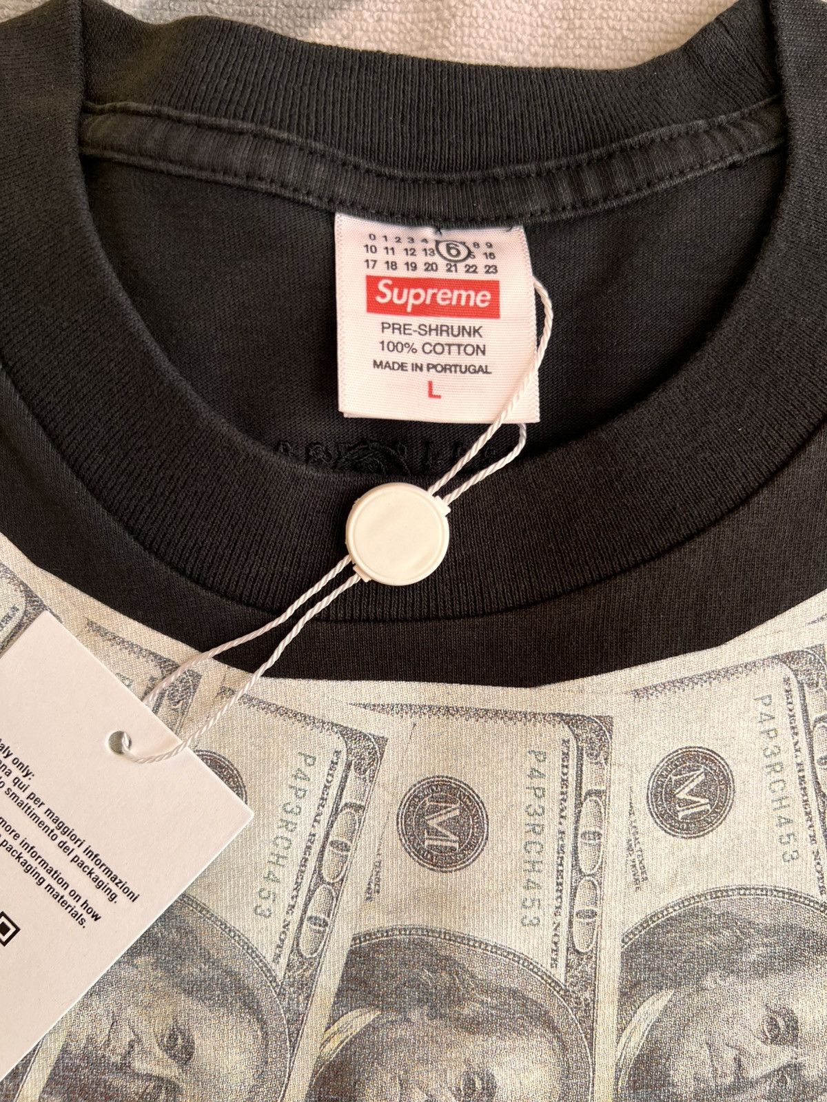 Maison Margiela × Supreme L - Supreme x MM6 Maison Margiela Money S/S Top Black dollar Size US L / EU 52-54 / 3 - 13 Thumbnail