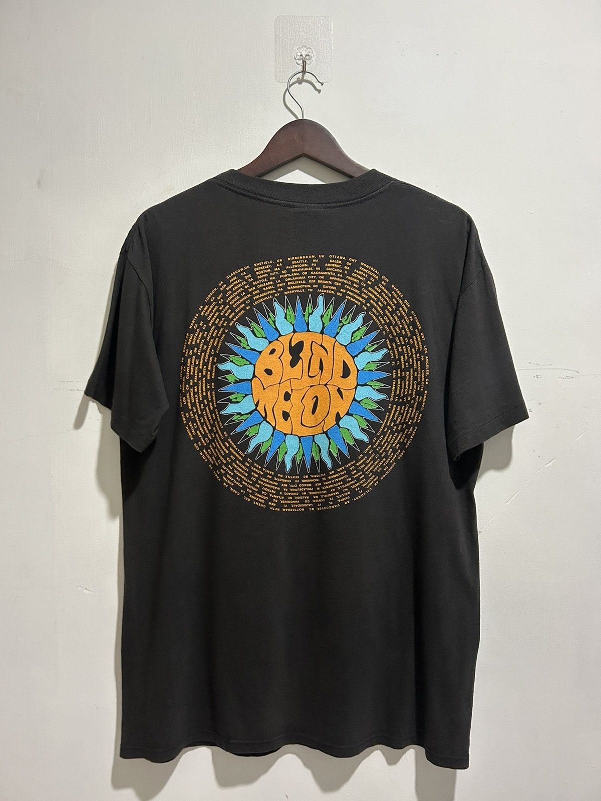 Band Tees Vintage 1993 Blind Melon Grunge Band Tour Tshirt Size US L / EU 52-54 / 3 - 4 Thumbnail
