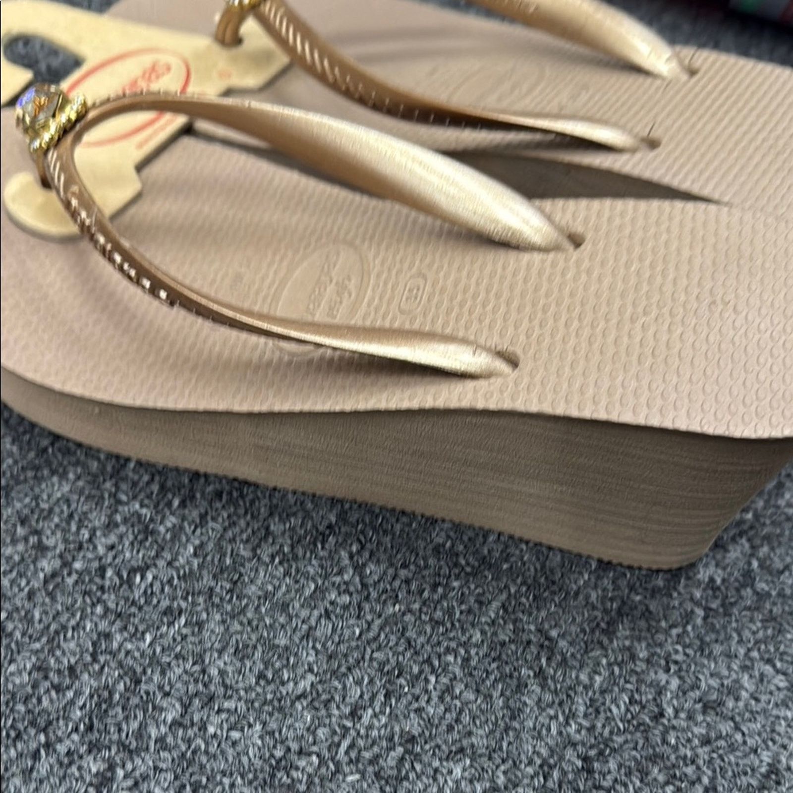 Other NWT Havaianas Women's Tan wedge Flip Flops Size 35 US 5.5 Size US 5.5 / IT 35.5 - 6 Thumbnail