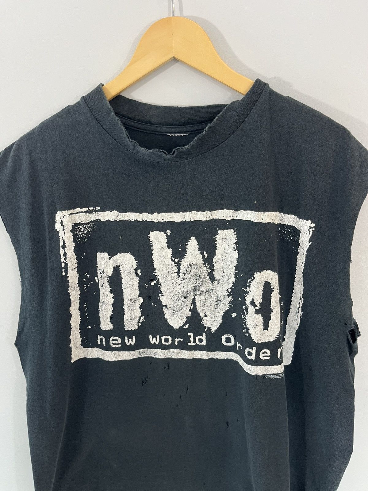Vintage New World Order Thrashed Vintage Cut Off 90s Tee Size US XL / EU 56 / 4 - 2 Thumbnail