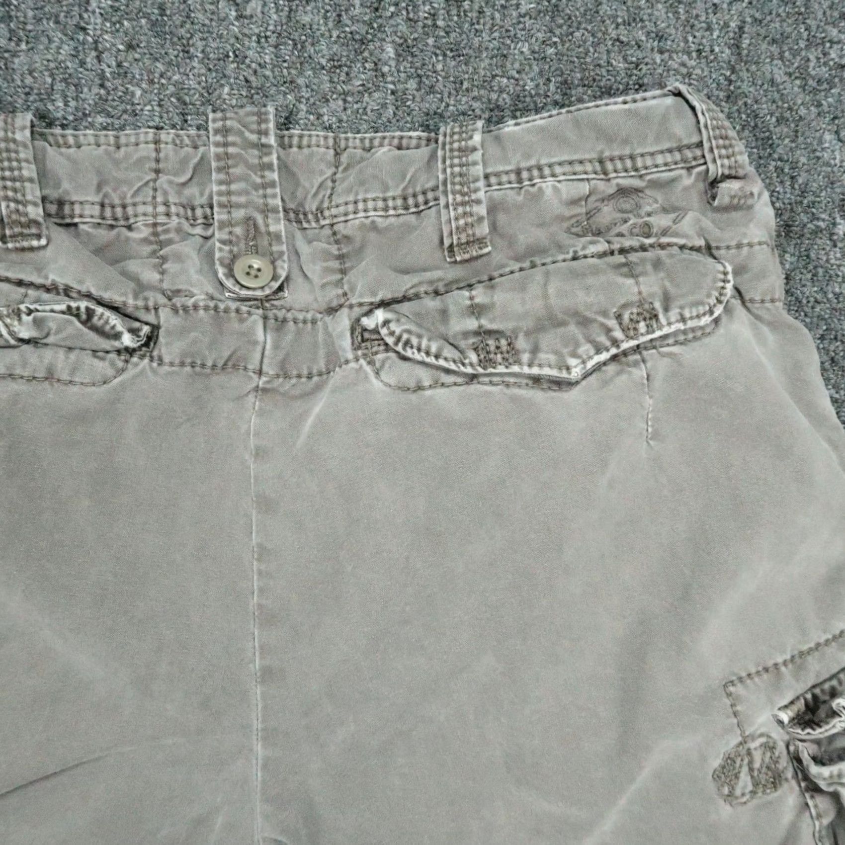Polo Ralph Lauren Polo Ralph Lauren Shorts Mens 34 Gray Cargo Pocket Distressed VTG Size US S / EU 44-46 / 1 - 5 Thumbnail