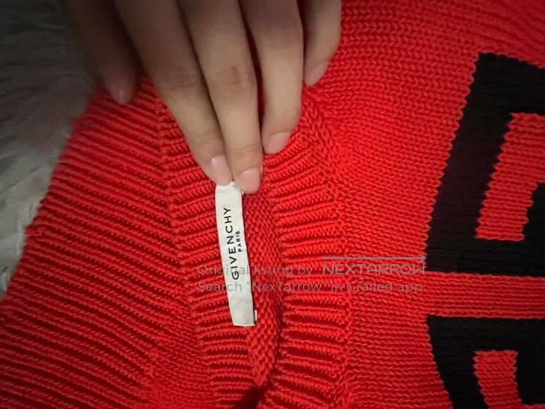 Givenchy Givenchy Showroom Knitted Sweater - Front Emblem Size US S / EU 44-46 / 1 - 3 Thumbnail