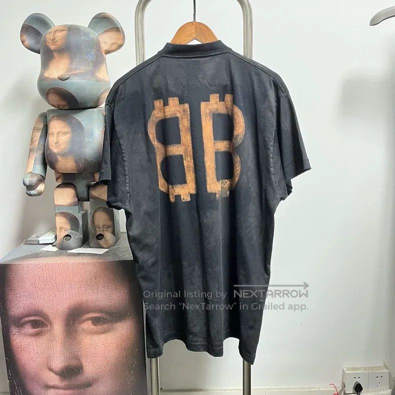 Balenciaga Balenciaga Bitcoin Short Sleeve Size US S / EU 44-46 / 1 - 2 Thumbnail