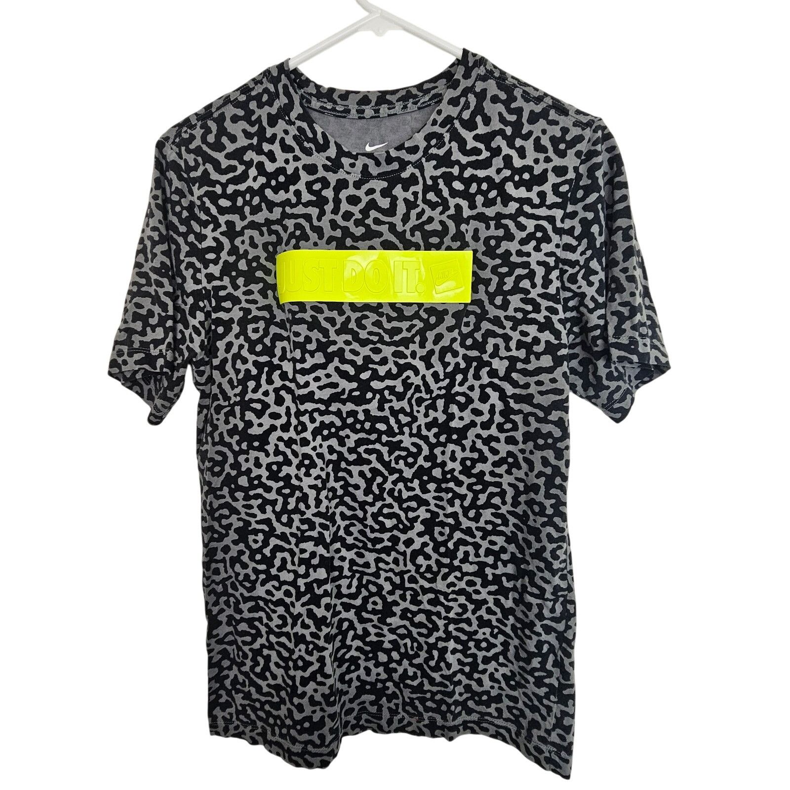 Nike Nike Mens Animal Print Rubber Box Logo Patch Tee Sz S Sports Size US S / EU 44-46 / 1 - 1 Thumbnail