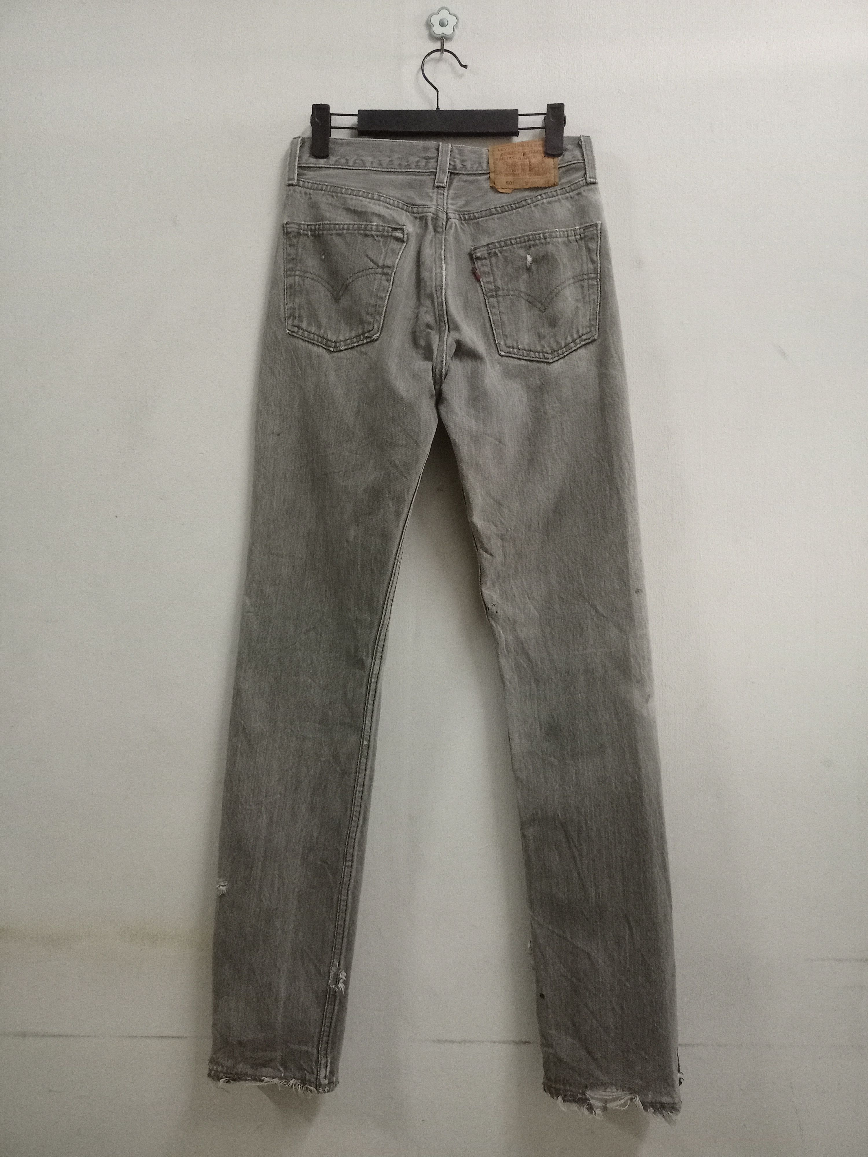 Levi's Vintage 90s Levis 501 Black Distressed Loose Jeans 27x33 Size US 27 - 2 Thumbnail