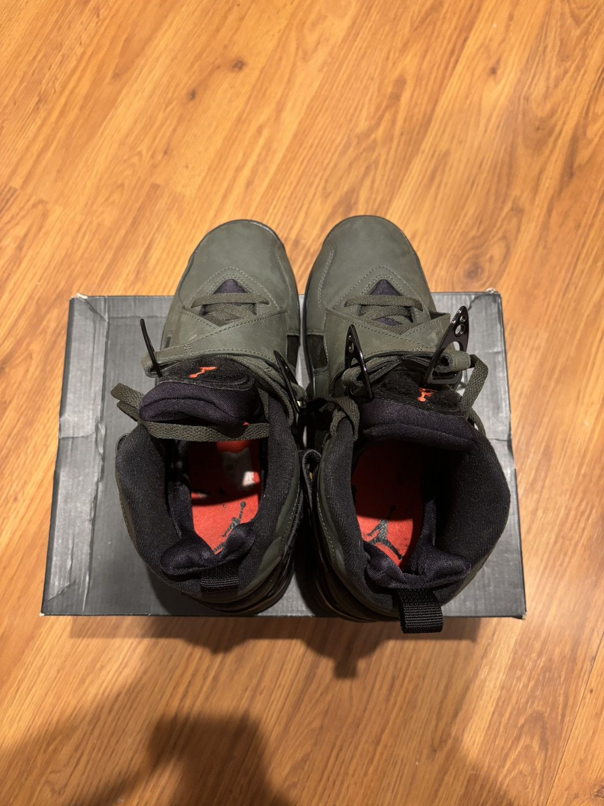 Jordan Brand × Undefeated Jordan 8 Retro Take Flight Undefeated Size US 8 / EU 41 - 3 Thumbnail